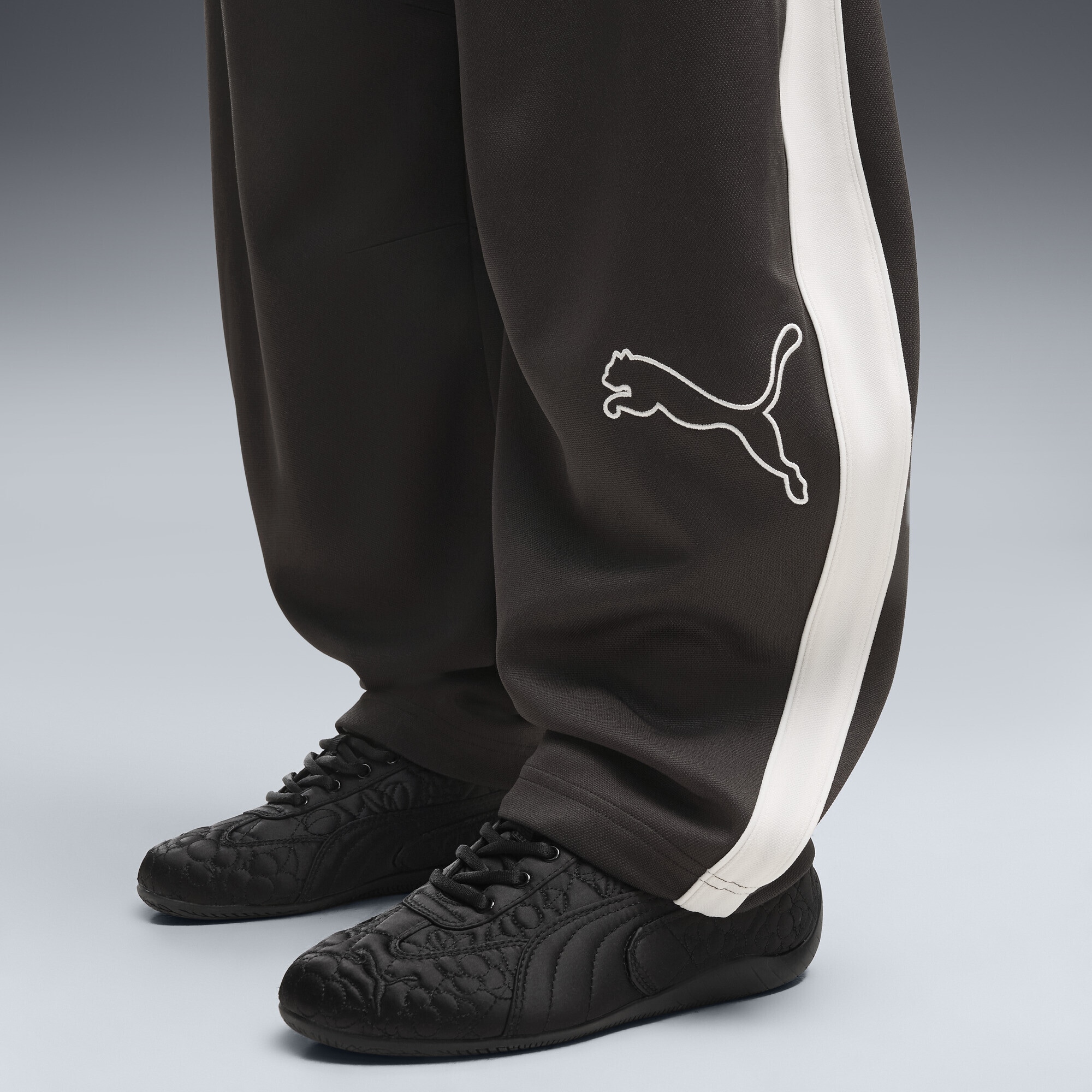 PUMA Sporthose »T7 Love Of The Cat Relaxed Barrel Trainingshose Damen«