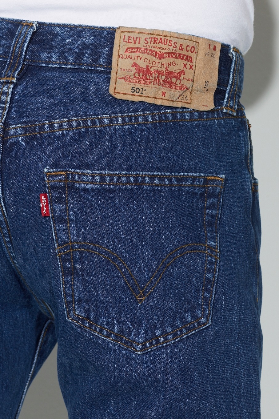 Thumbnail - Levis "501 LEVIS ORIGINAL" mit Markenlabel