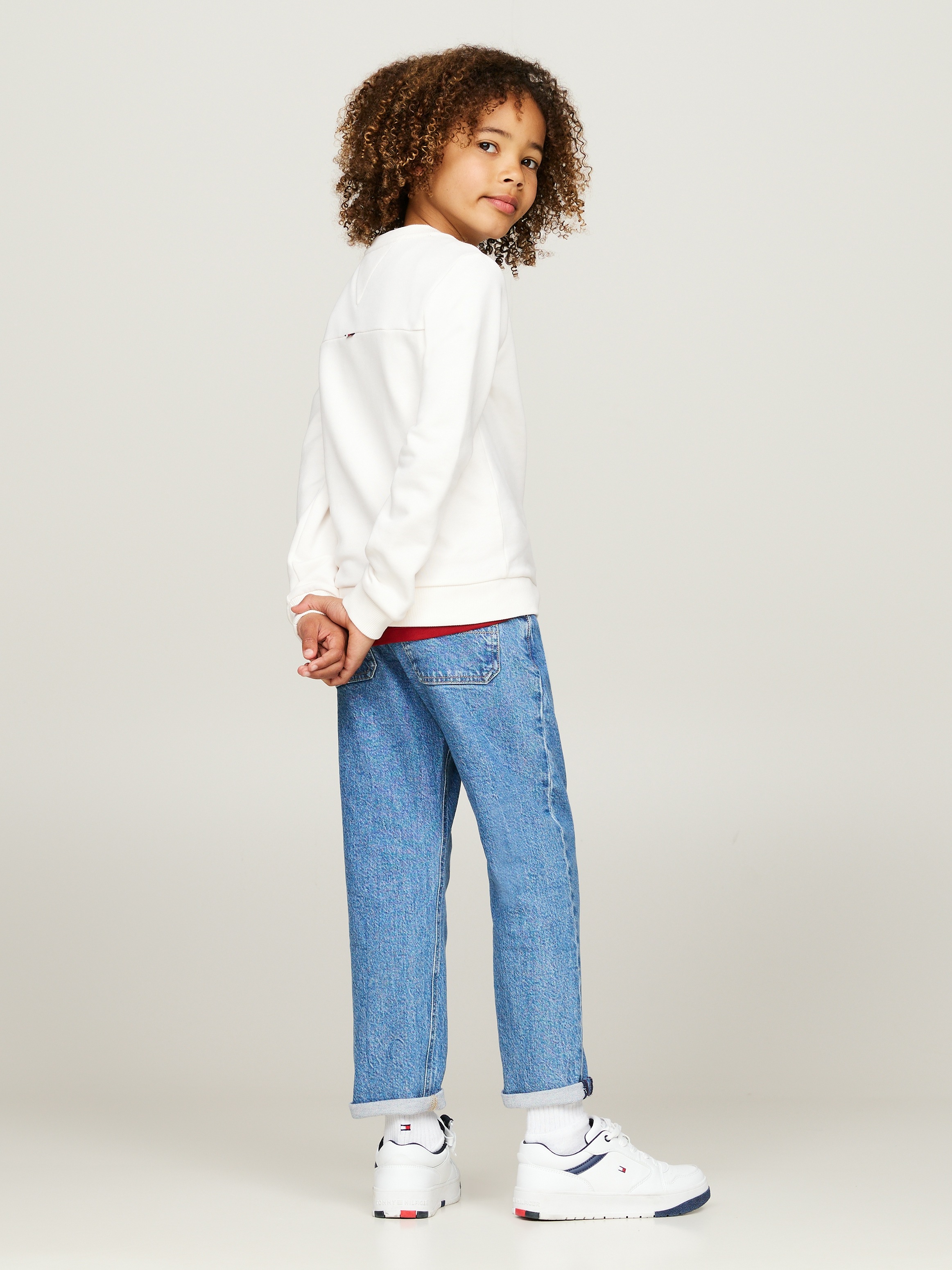Tommy Hilfiger Sweatshirt »STAMP EMBROIDERY REG SWEATSHIRT«, Kinder bis 16 Jahre mit Logopatch
