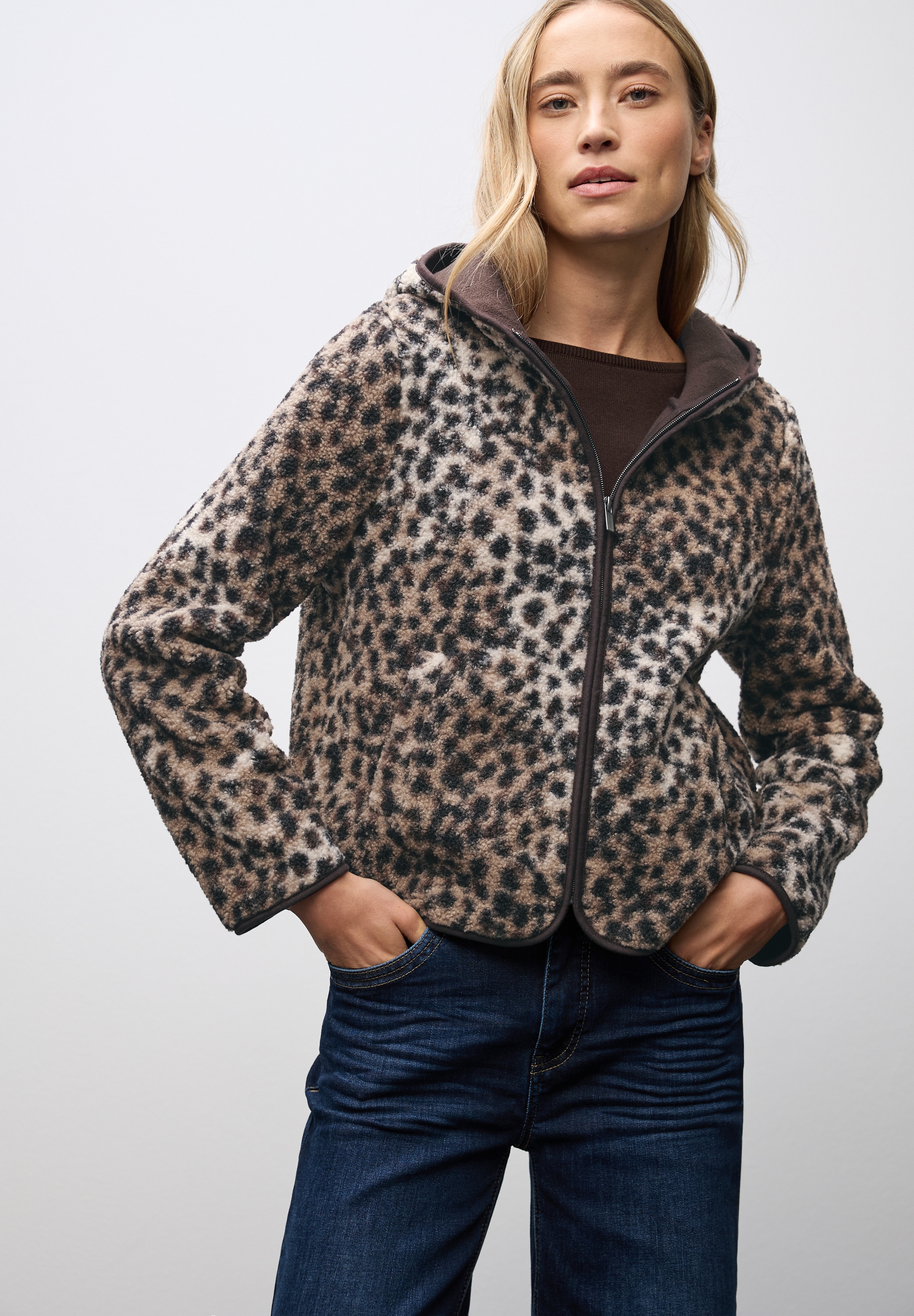 STREET ONE Kapuzenplüschjacke mit Kapuze mit Leo-Muster günstig online kaufen