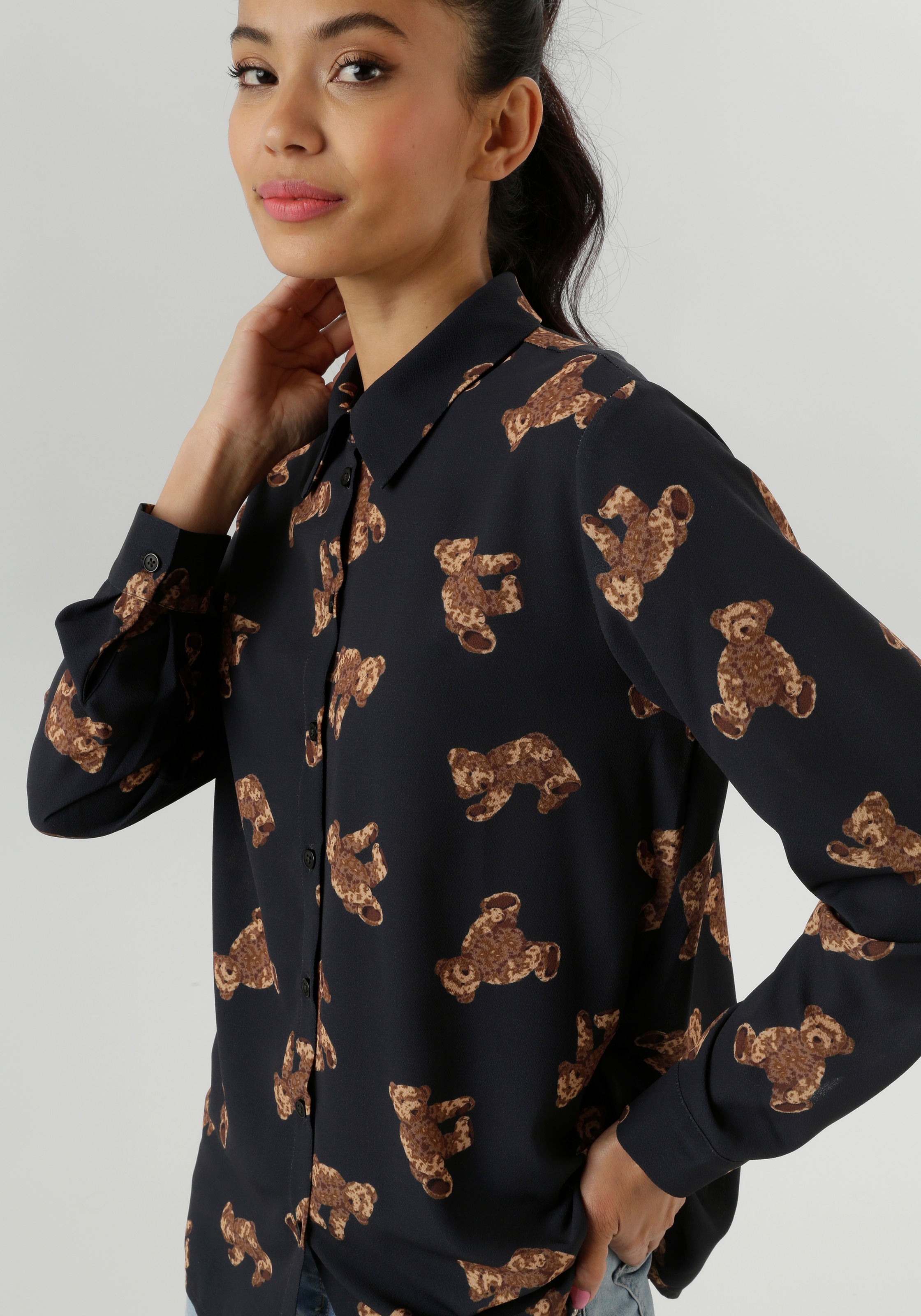 Thumbnail - Aniston SELECTED Hemdbluse mit trendigen Teddybärchen bedruckt
