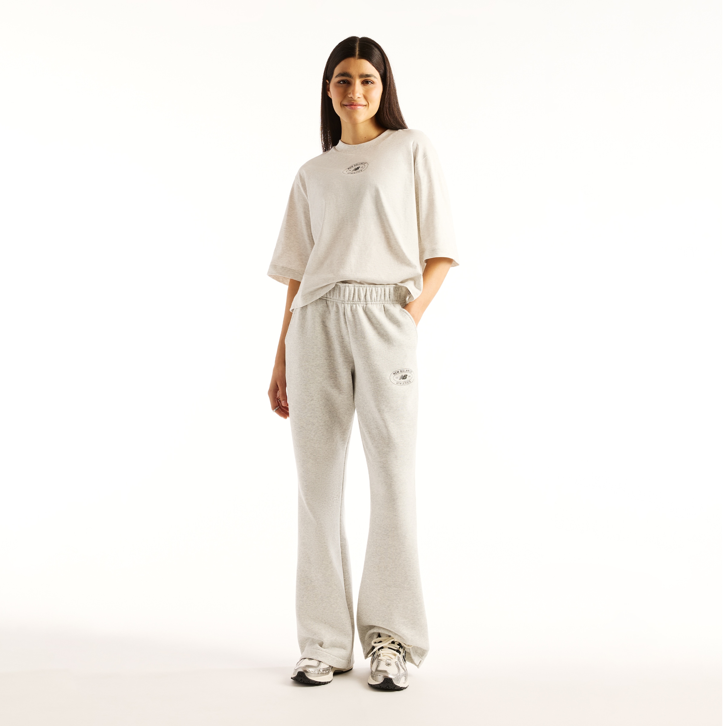New Balance Sweathose »REIMAGINED FLEECE PANT«  für Erwachsene, lange Hosenform, mit klarer Linienführung