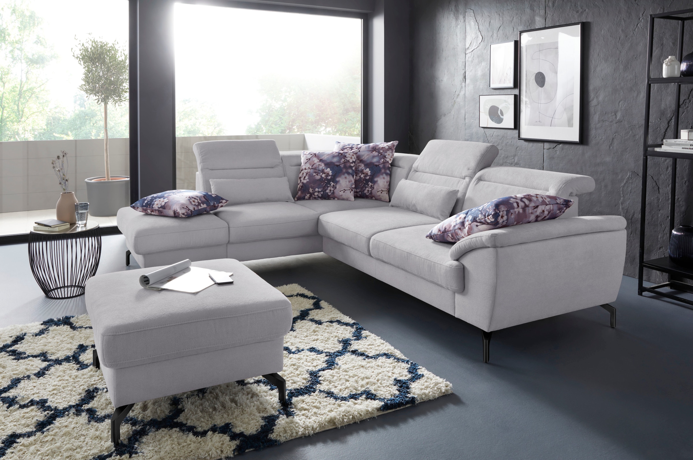 sit&more Ecksofa "Percy L-Form" 15 cm Fußhöhe, Sitztiefenverstellung, wahlweise in 2 Fußfarben