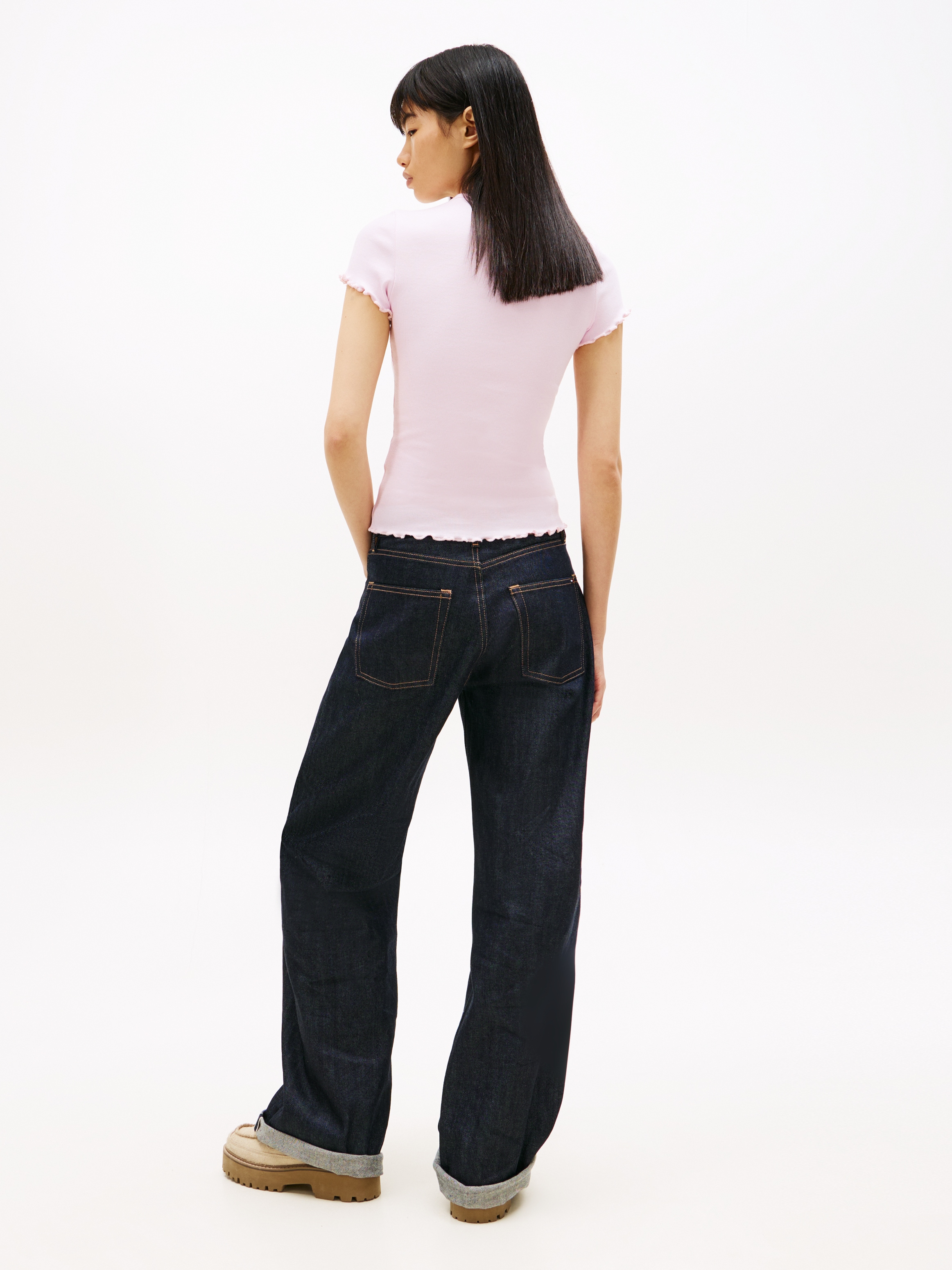 Tommy Jeans T-Shirt »TJW SLIM LETTUCE EDGE RIB SS« mit gerippter Struktur