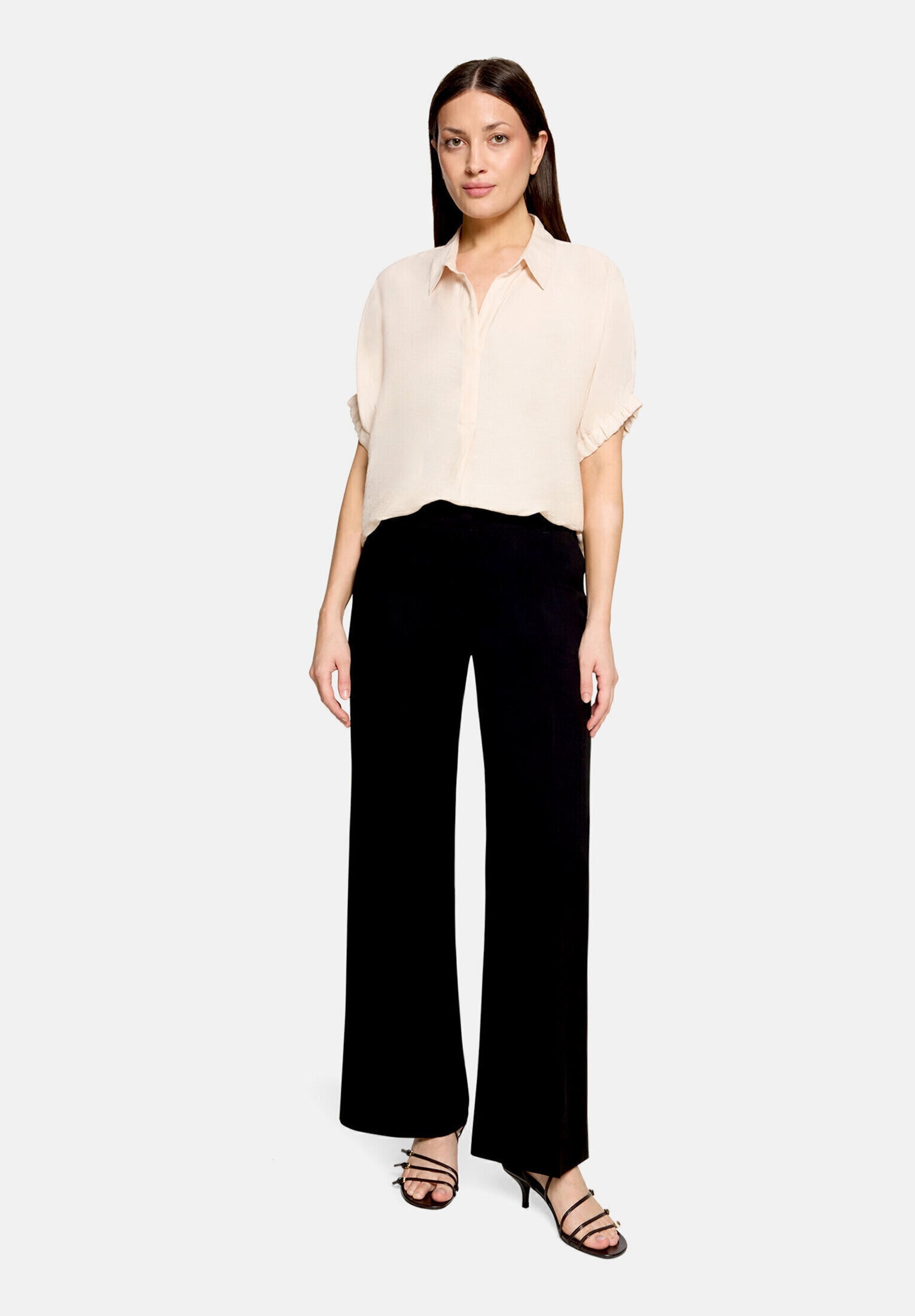 Betty&Co "Damen mit Kragen"