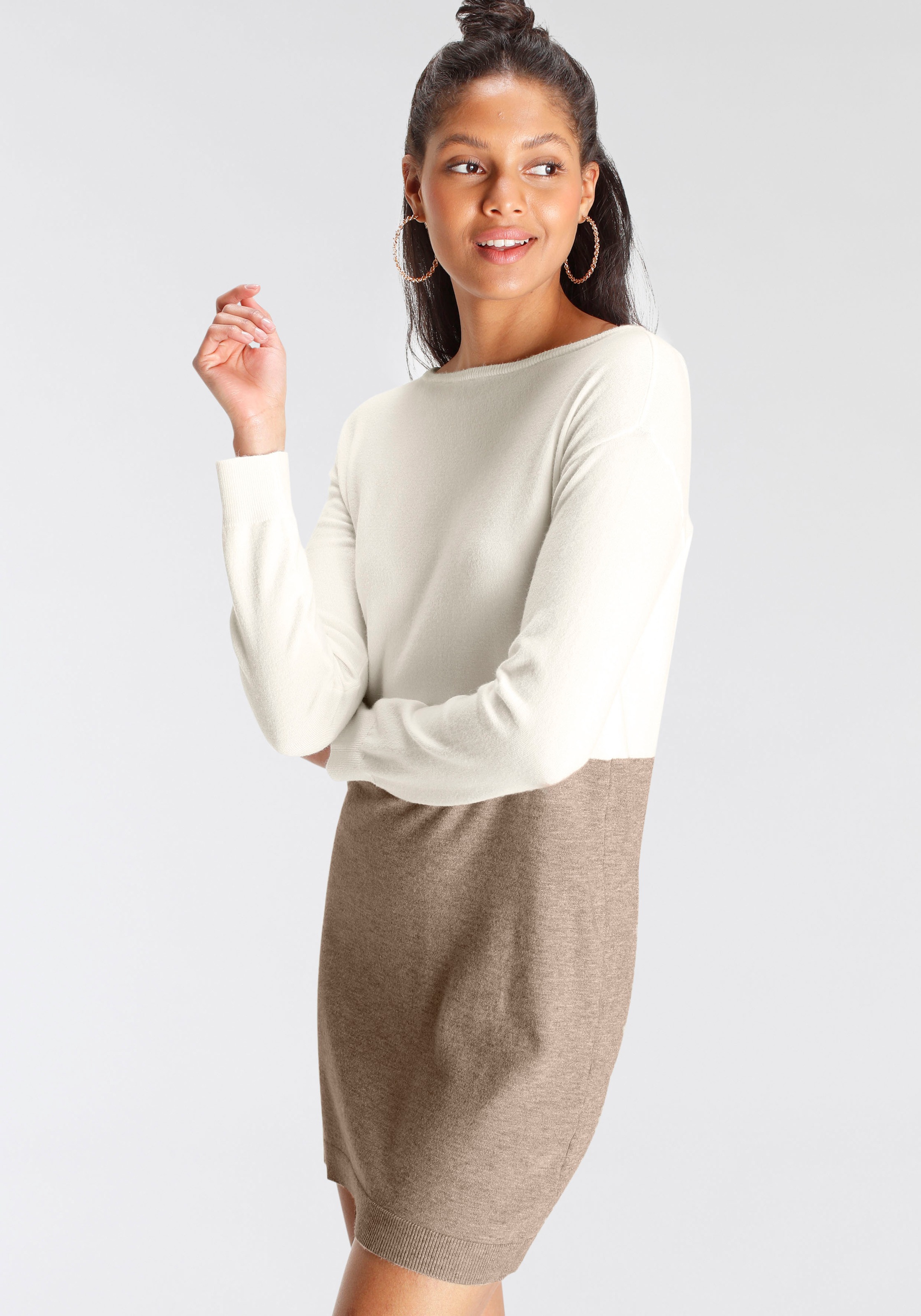 AJC Strickkleid, mit Rundhalsausschnitt und trendigem Colourblock Design günstig online kaufen