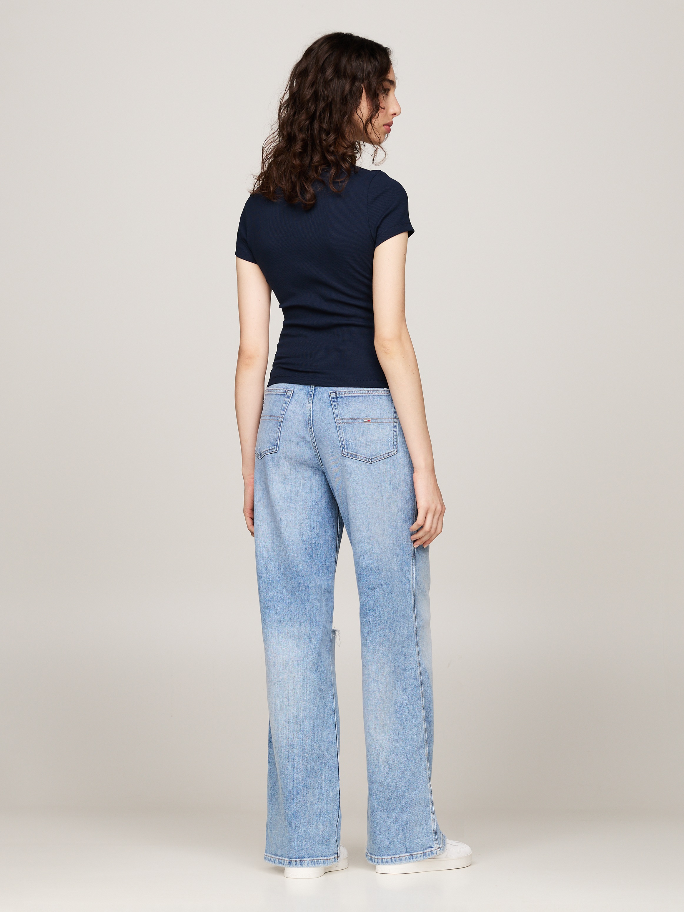 Tommy Jeans T-Shirt »TJW SLIM BADGE RIB TEE«, in Rippoptik