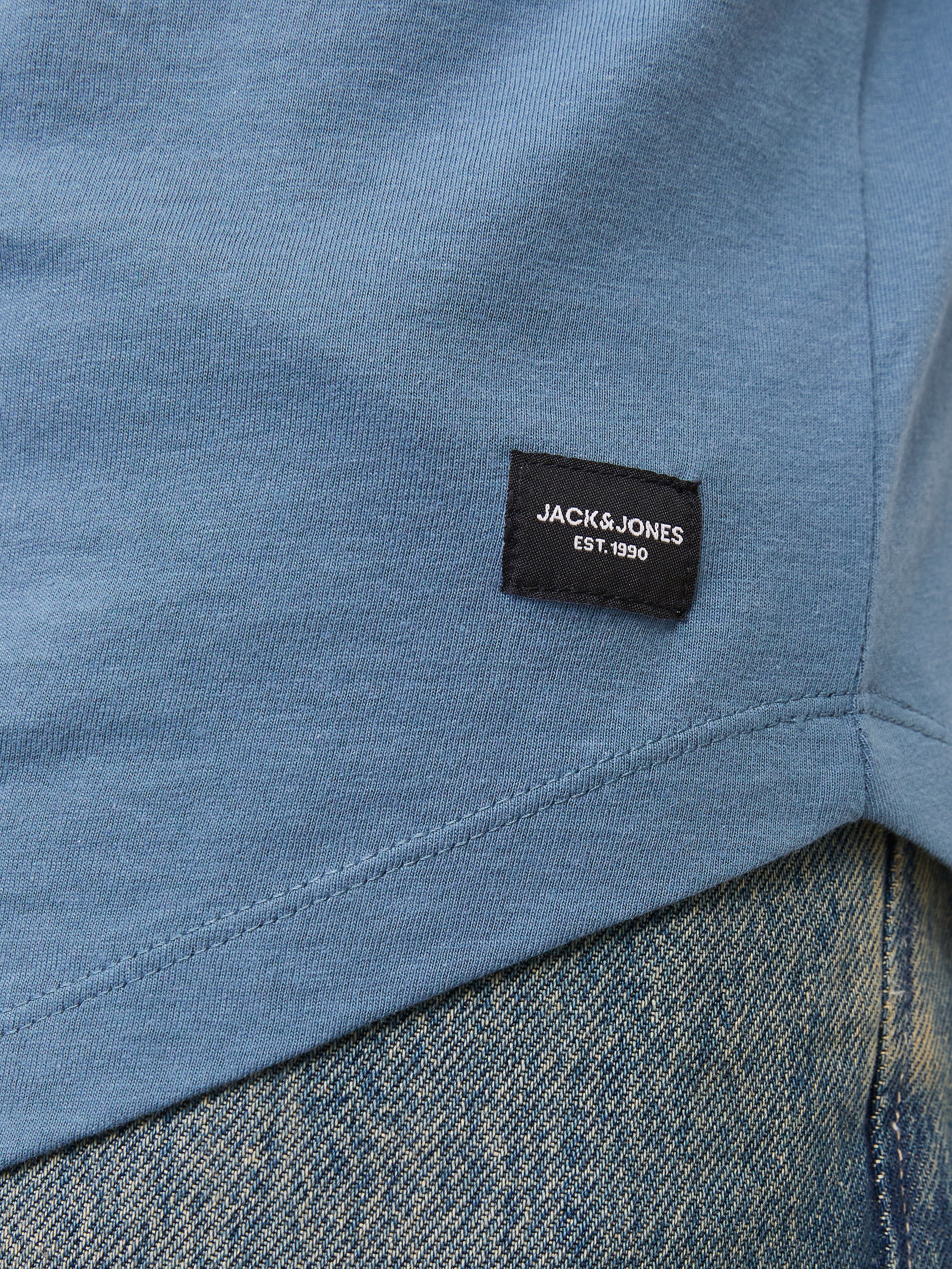 Jack & Jones Rundhalsshirt »JJENOA TEE SS CREW NECK NOOS«, mit abgerundetem Saum