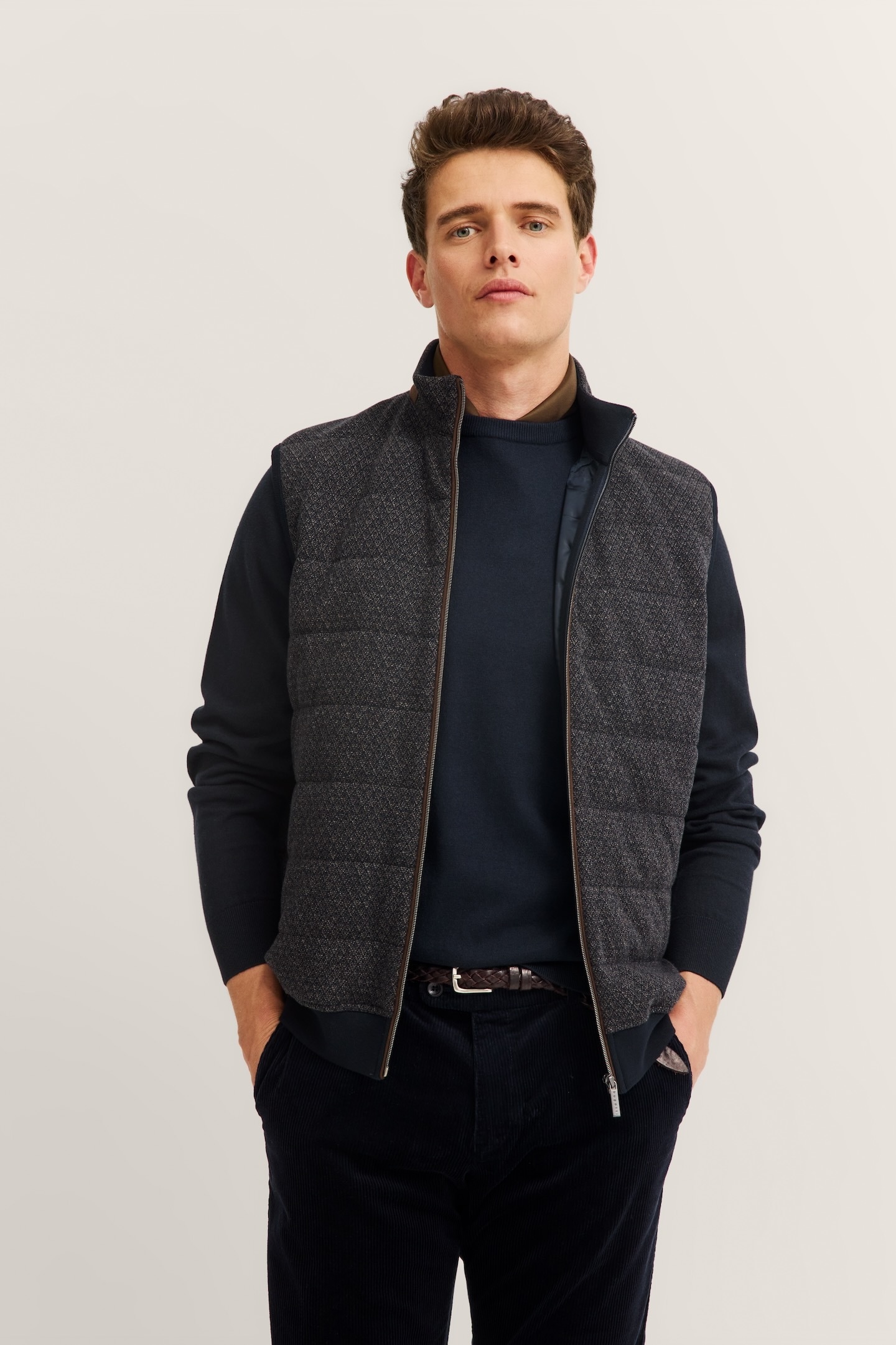 bugatti "Regular Fit" mit Stehkragen aus einem Baumwollmix