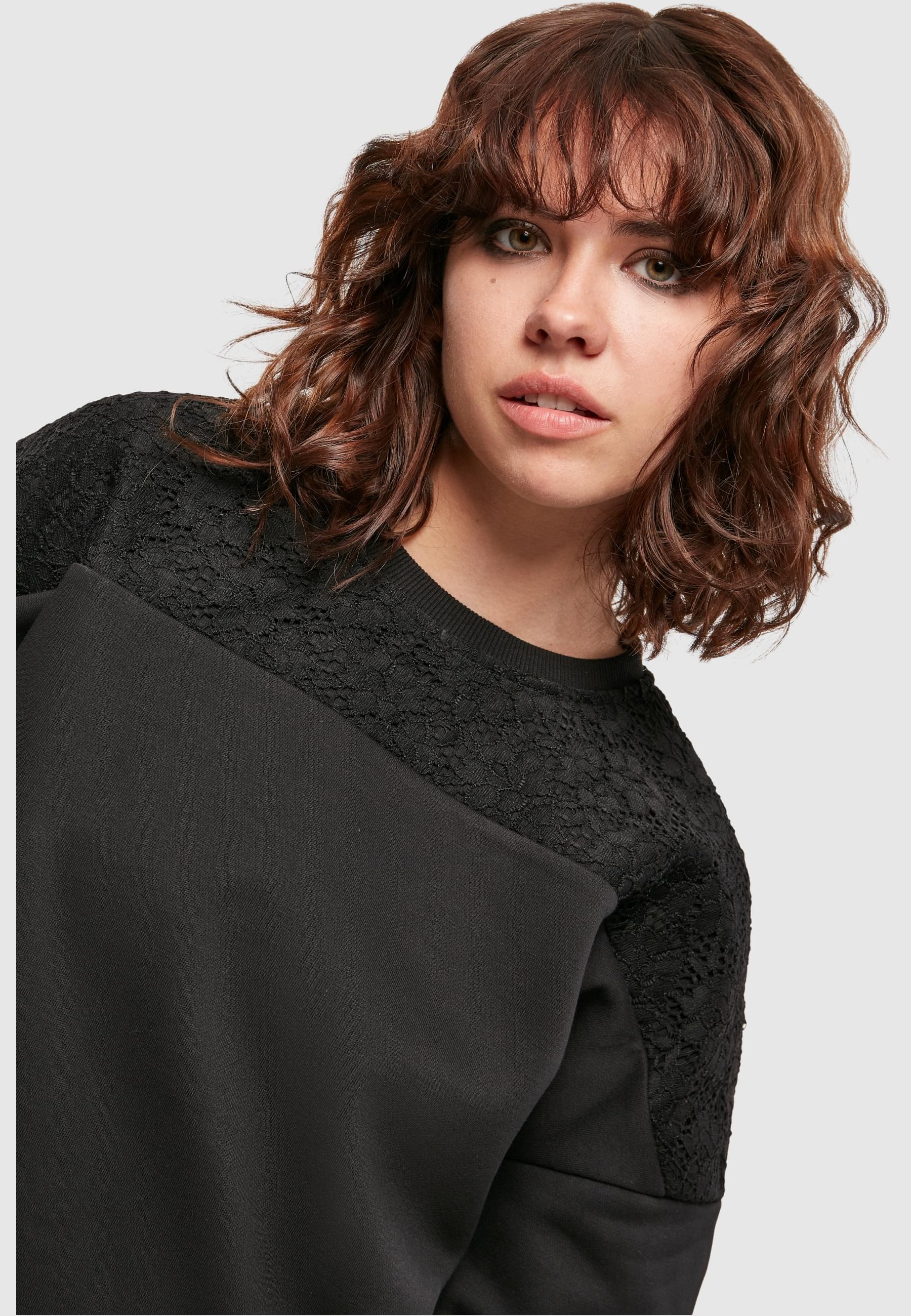 URBAN CLASSICS Sweater »Urban Classics Damen Ladies Short Oversized Lace Inset Crew«, (1 tlg.)