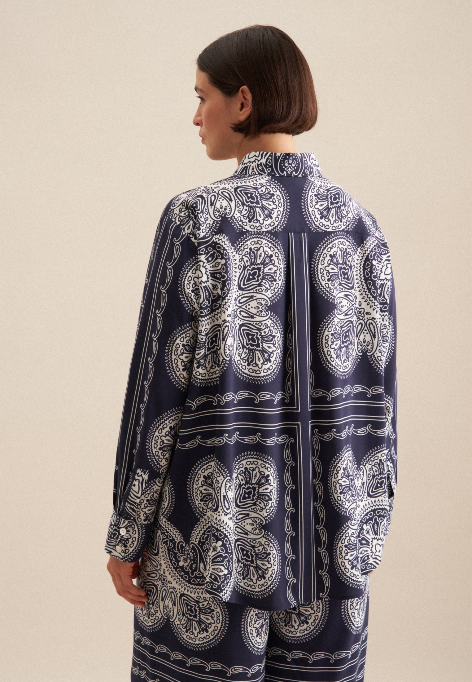 seidensticker Hemdbluse »Schwarze Rose«, Langarm Kragen Tuchprint