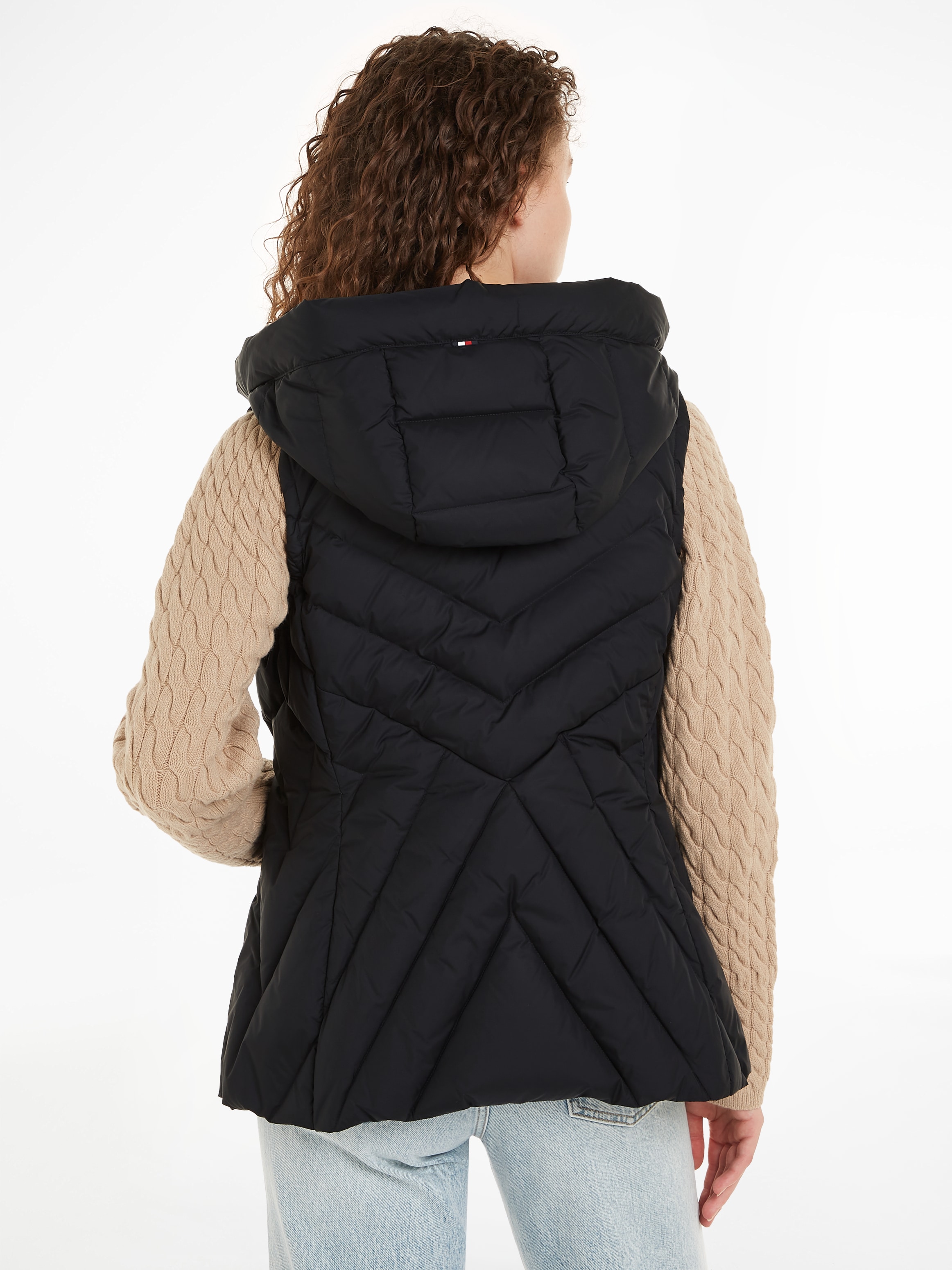 Tommy Hilfiger Steppweste »CHEVRON MW PADDED VEST«, mit mittelstarker Wattierung und Tommy Hilfiger Markenlabel