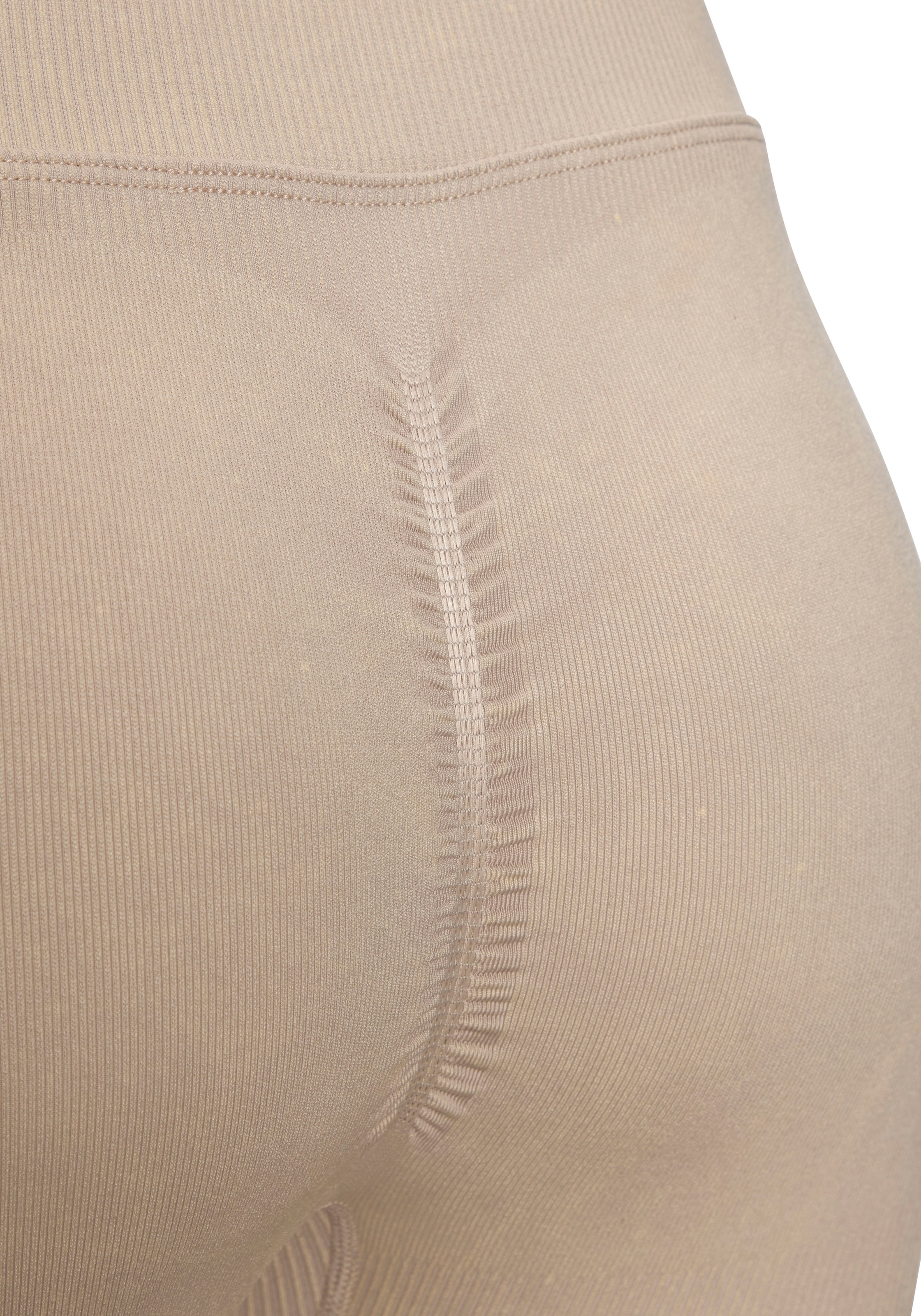 LASCANA ACTIVE Funktionsleggings, mit betonender Raffung für einen runden Po