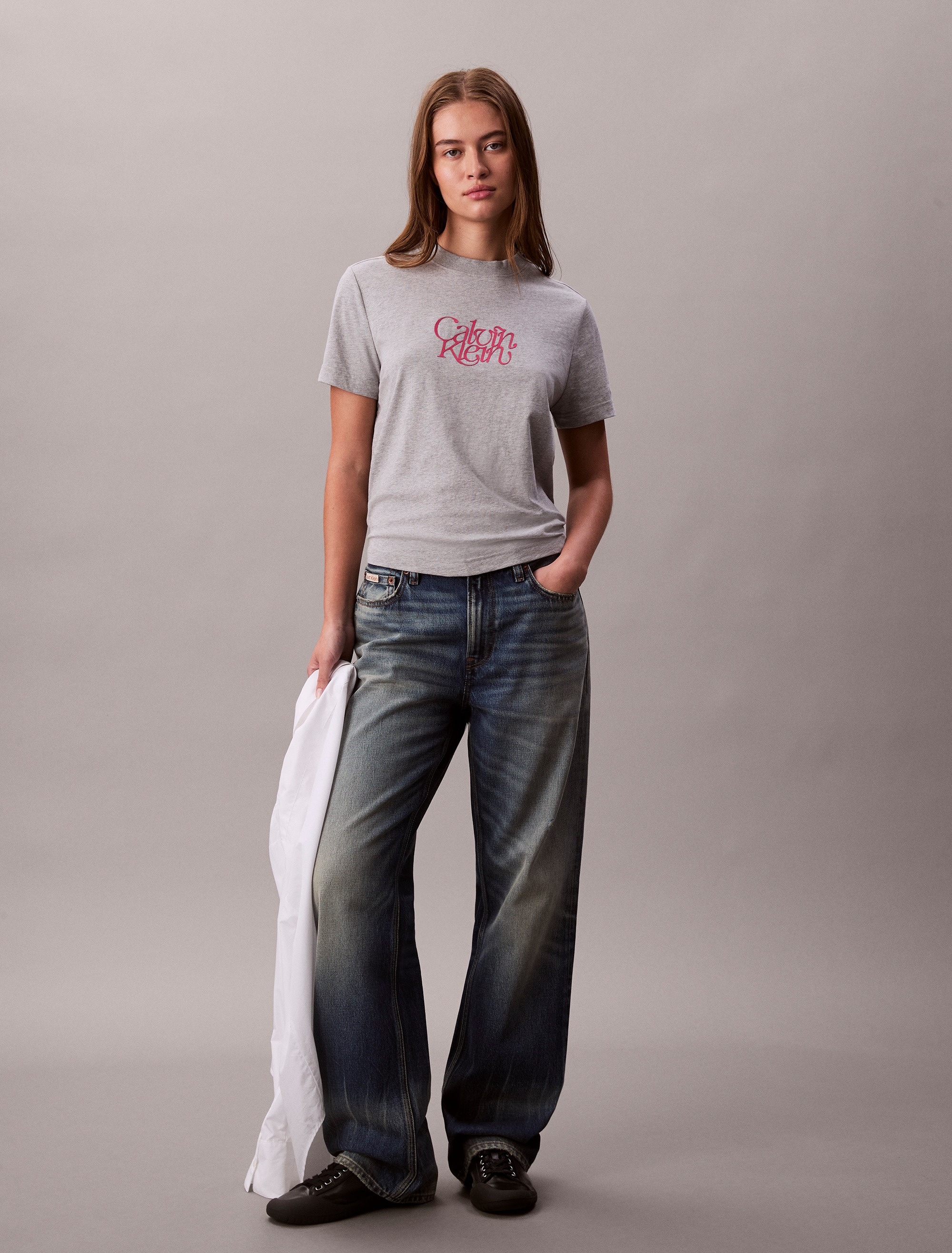 Calvin Klein Jeans T-Shirt »SS FITTED SCRIPT CALVIN KLEIN TE« Mit Rundhalsausschnitt, regular fit
