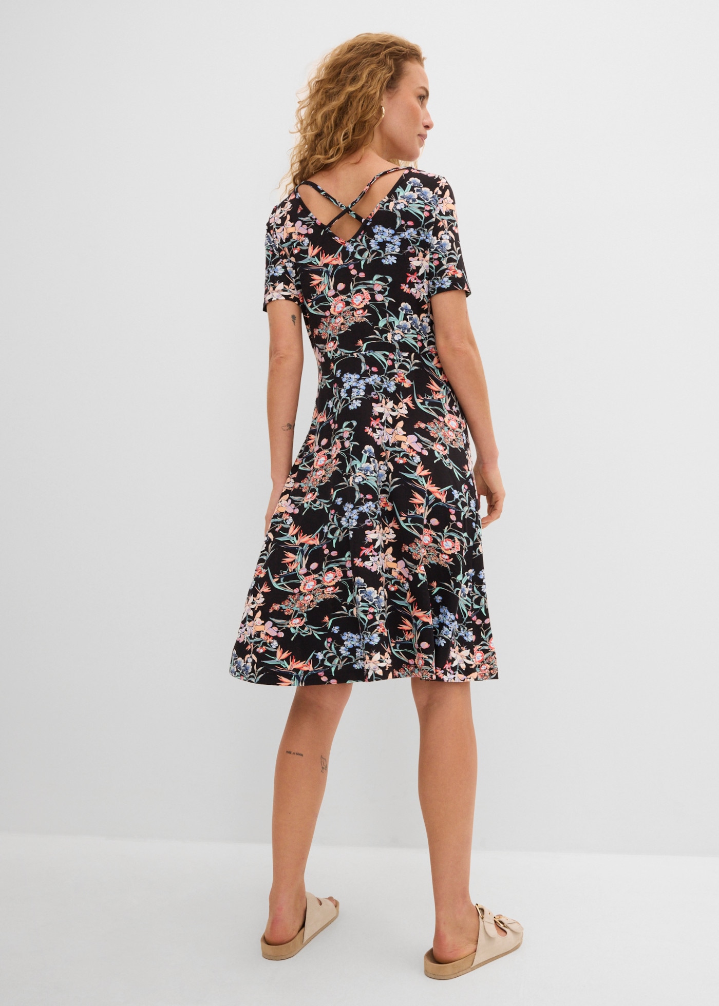 bonprix Jerseykleid für warme Tage, aus Viskose mit Elasthan, A-Linien-Schnitt