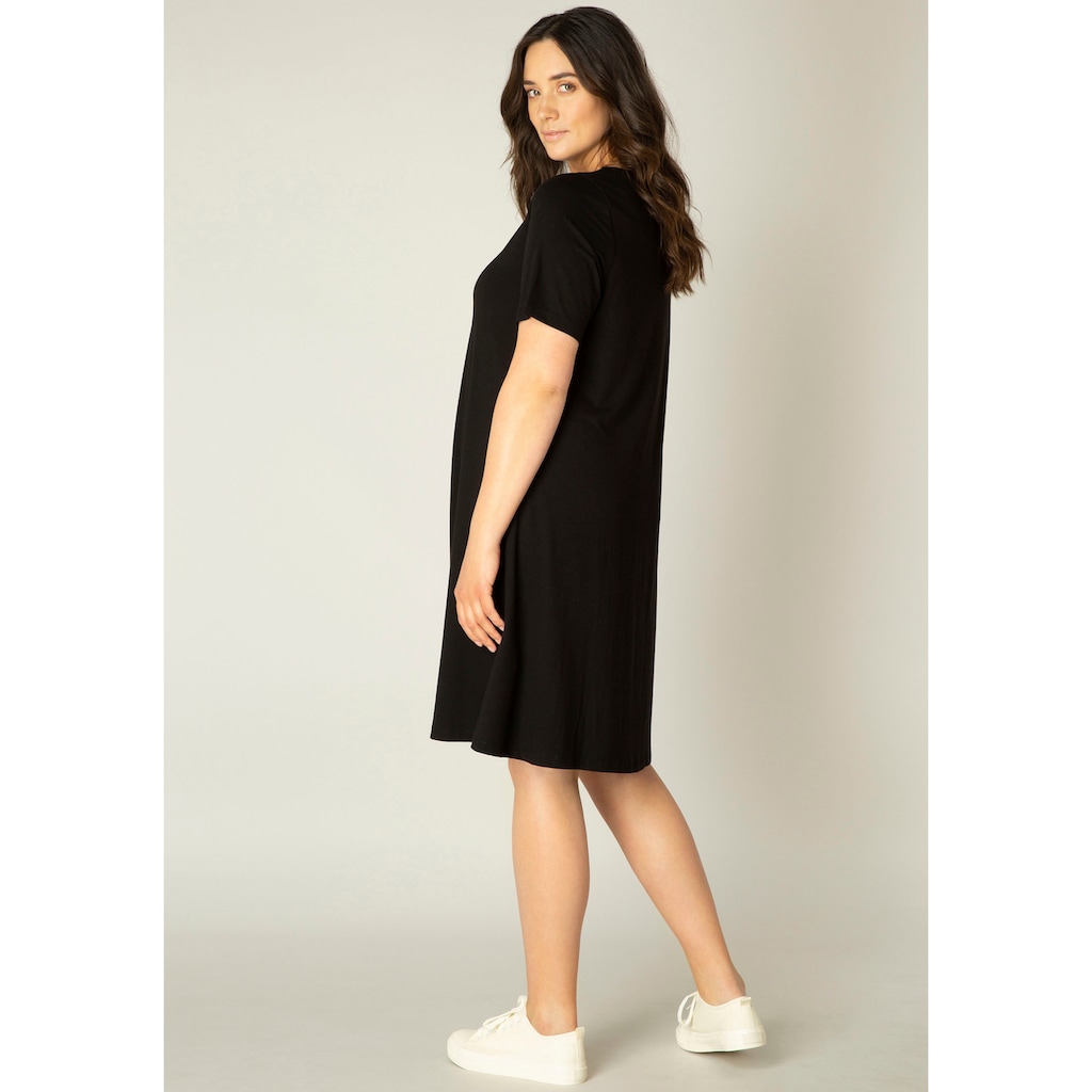 Base Level Curvy Shirtkleid »Abernathy«, In leicht ausgestellter Form