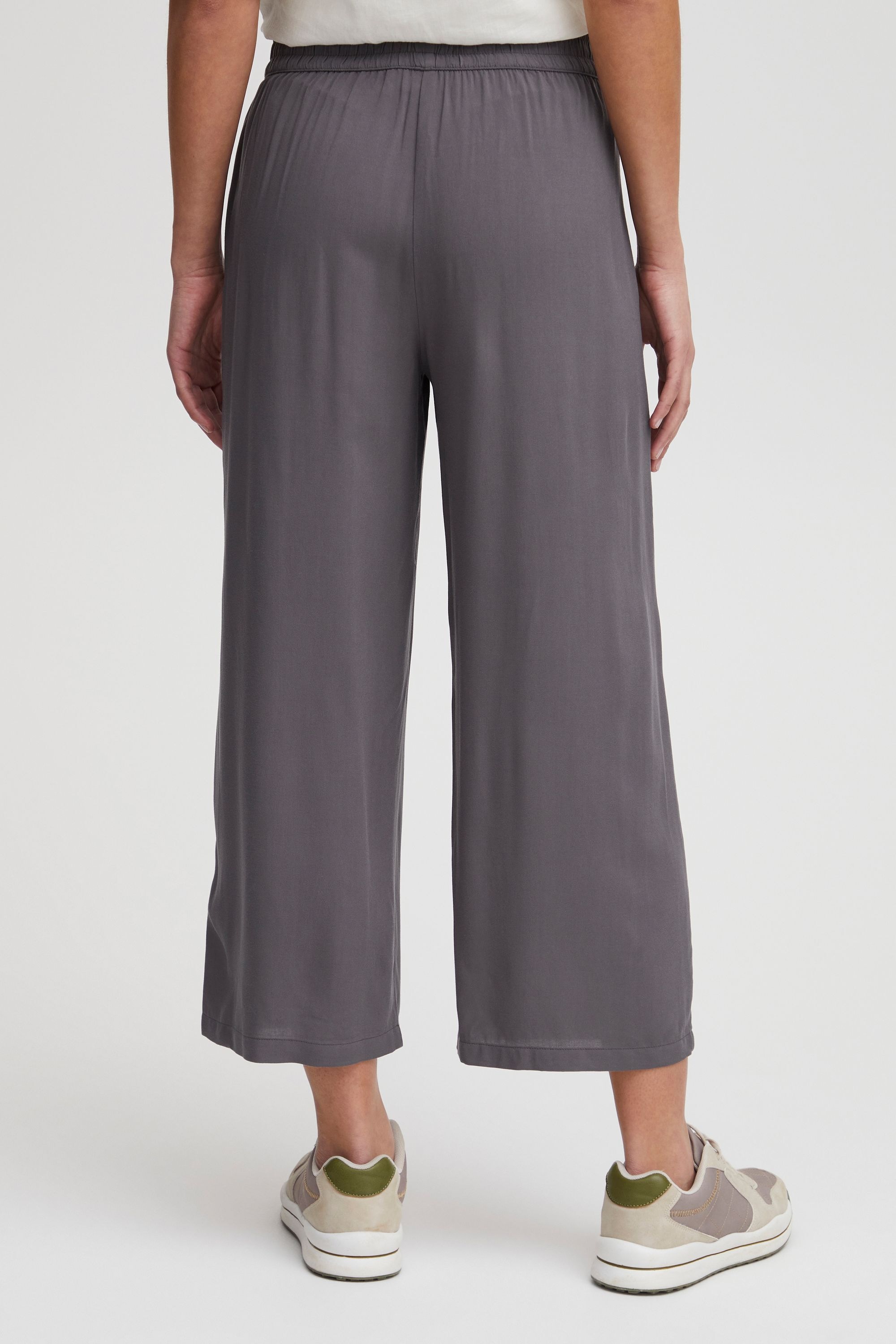 Oxmo Elisabeth Women's Trousers Blackened Pearl 36 3