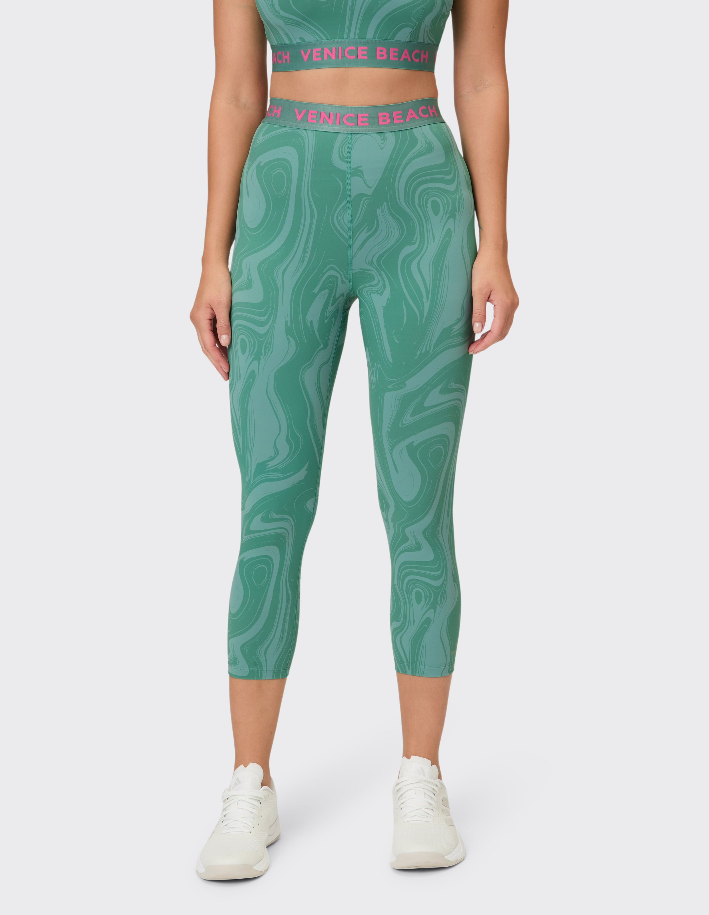 Venice Beach Funktionstights "LEGGINGS 7/8 KENDALL" atmungsaktives Material, schnell trocknend, aus Polyamid und Elasthan
