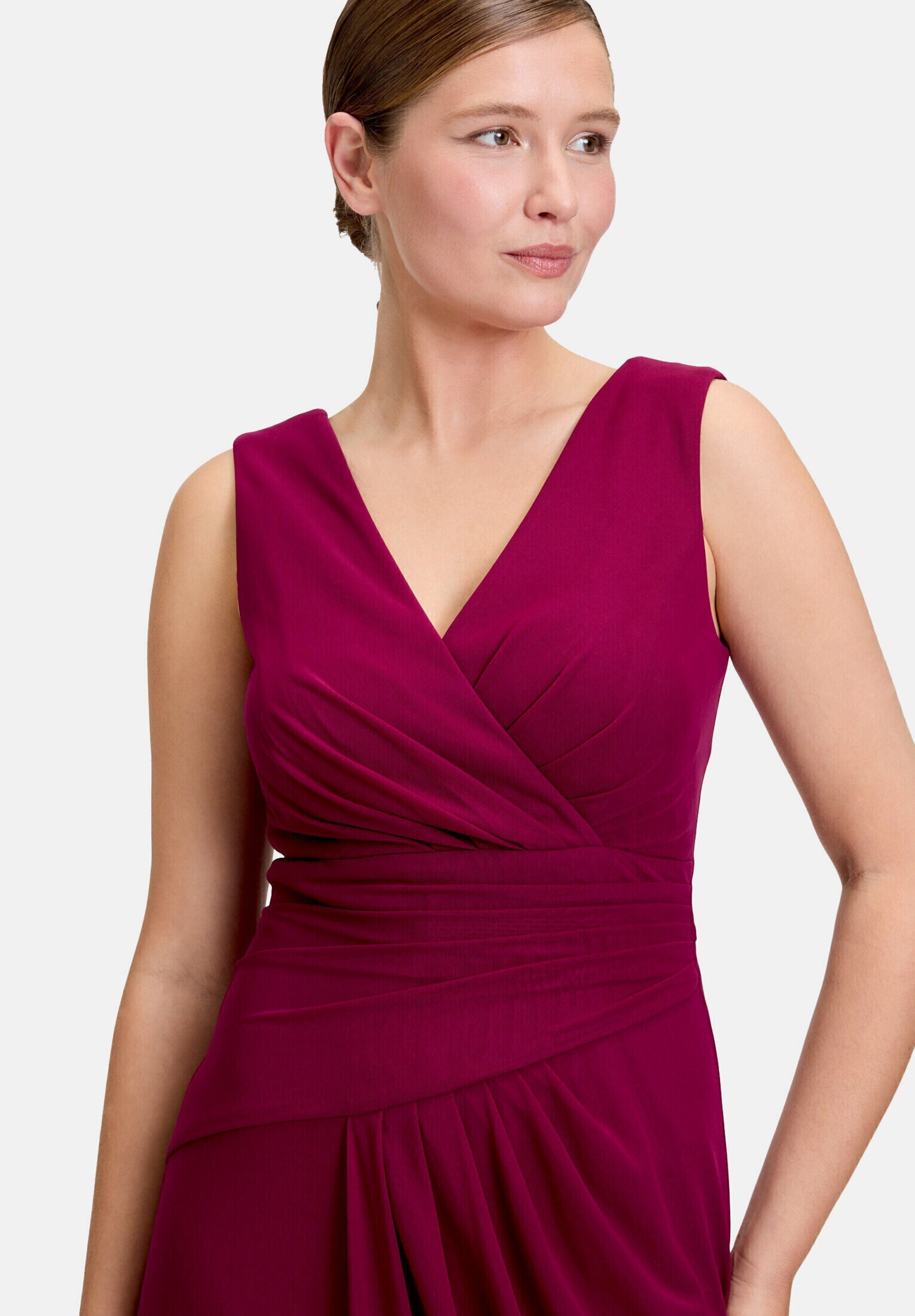 Vera Mont Abendkleid »Damen mit V-Ausschnitt« Ohne Tasche Falten