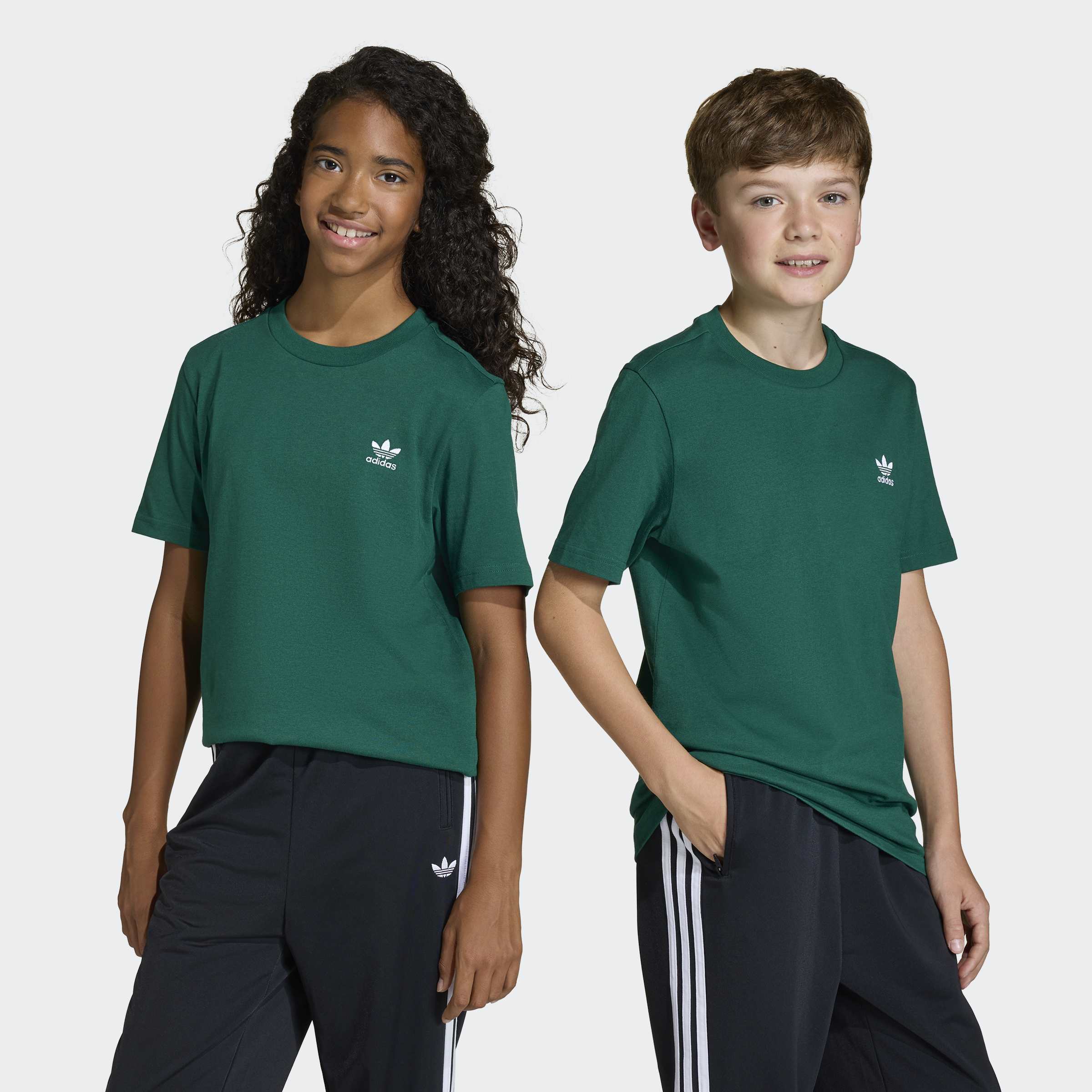 adidas Originals T-Shirt "TEE" für Kinder und Teens, mit gerippten Details, mit Rundhalsausschnitt