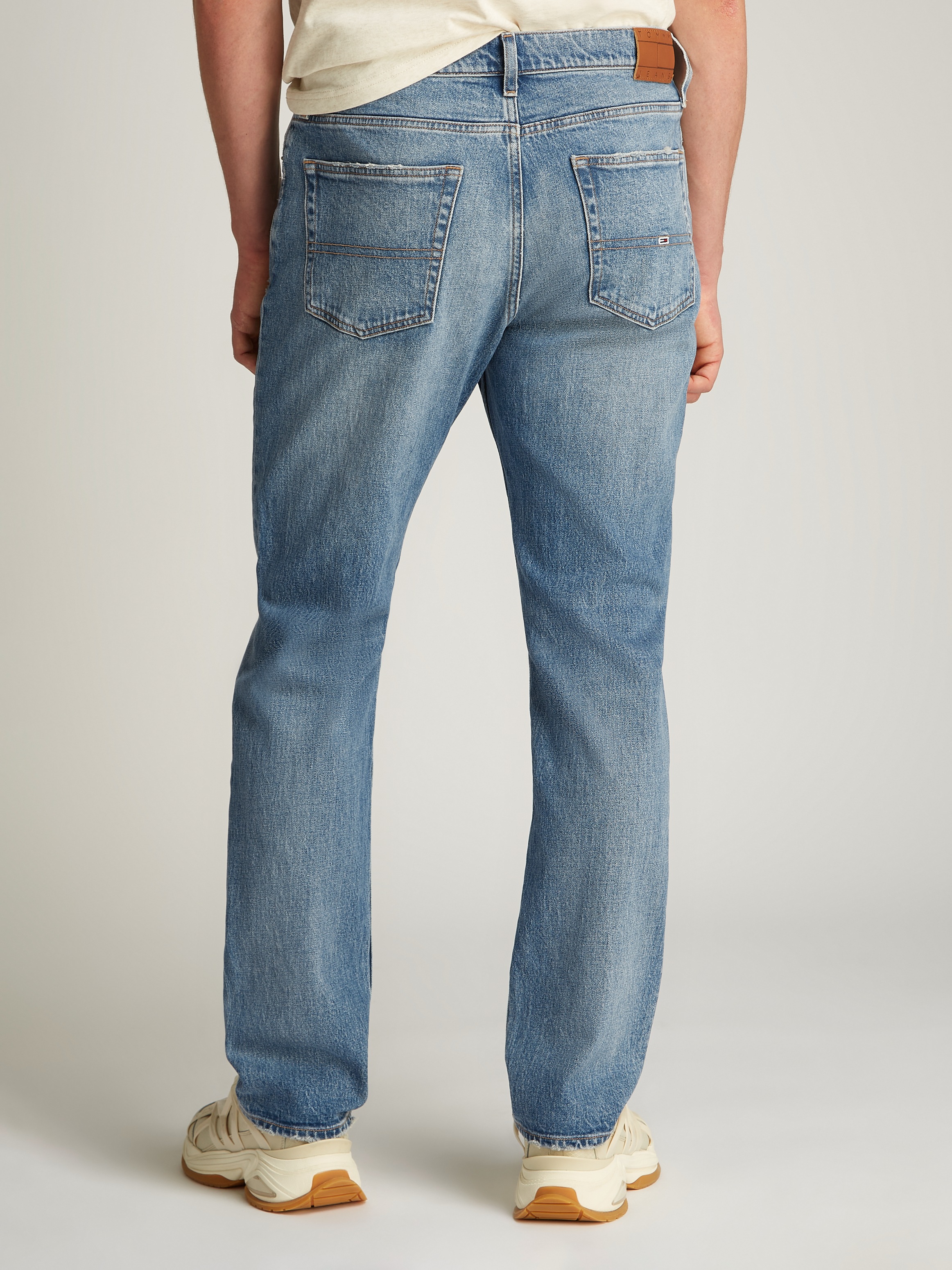 Tommy Jeans Slim-fit-Jeans »RYAN SLIM STRAIGHT«, mit Logoprägung