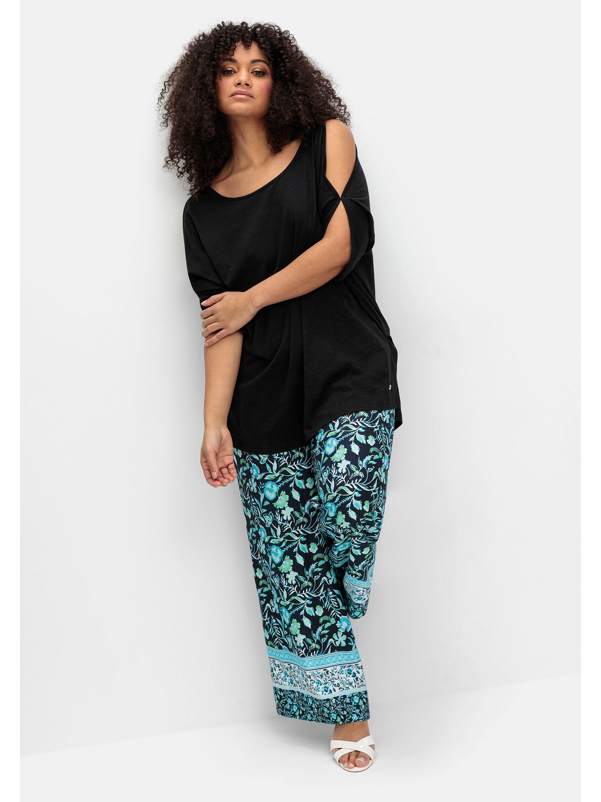Sheego Schlupfhose »Große Größen«, mit Blumenprint und Smokbund
