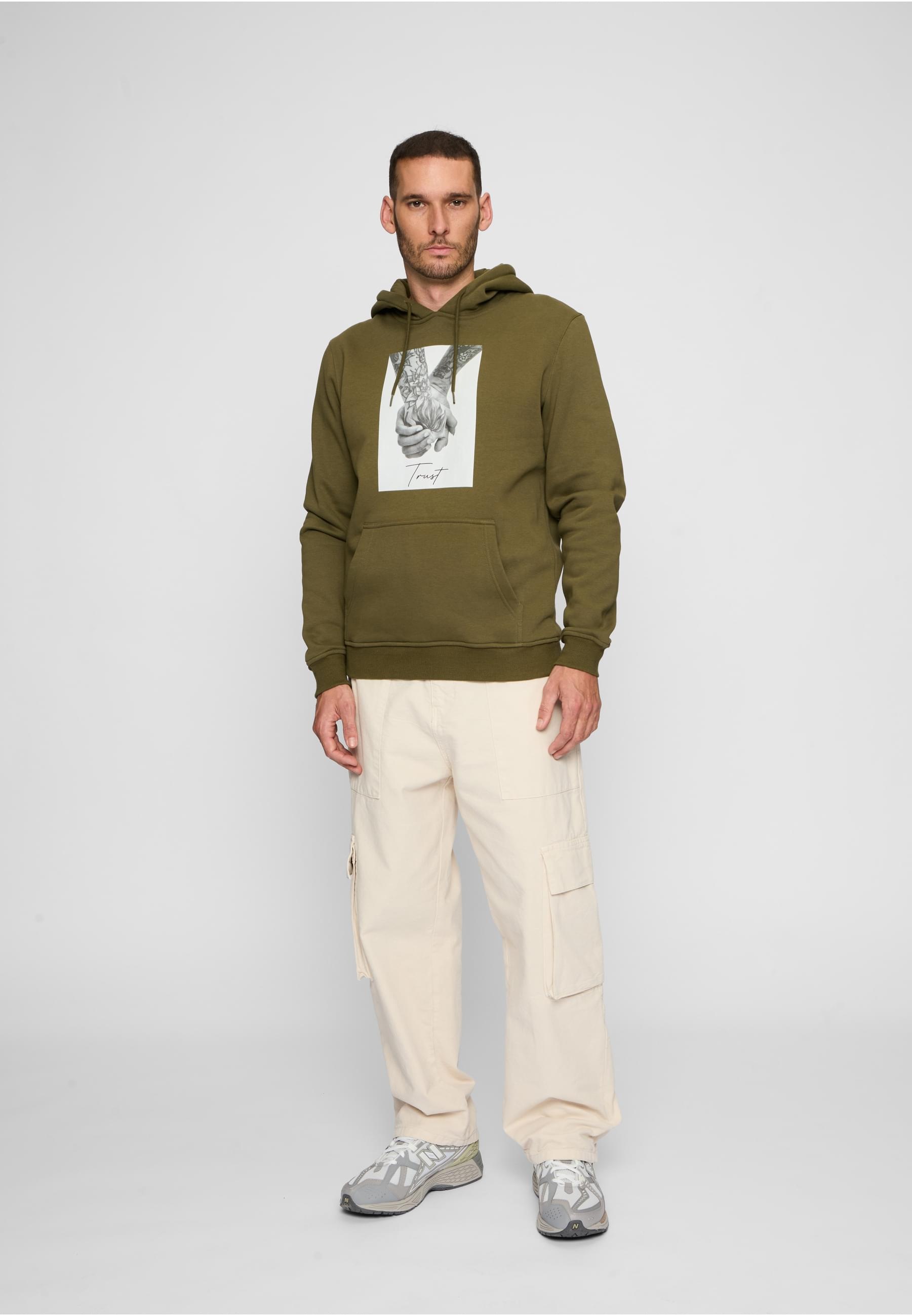 MisterTee Sweatshirt »MisterTee Herren Trust 2.0 Hoody«, (1 tlg.)