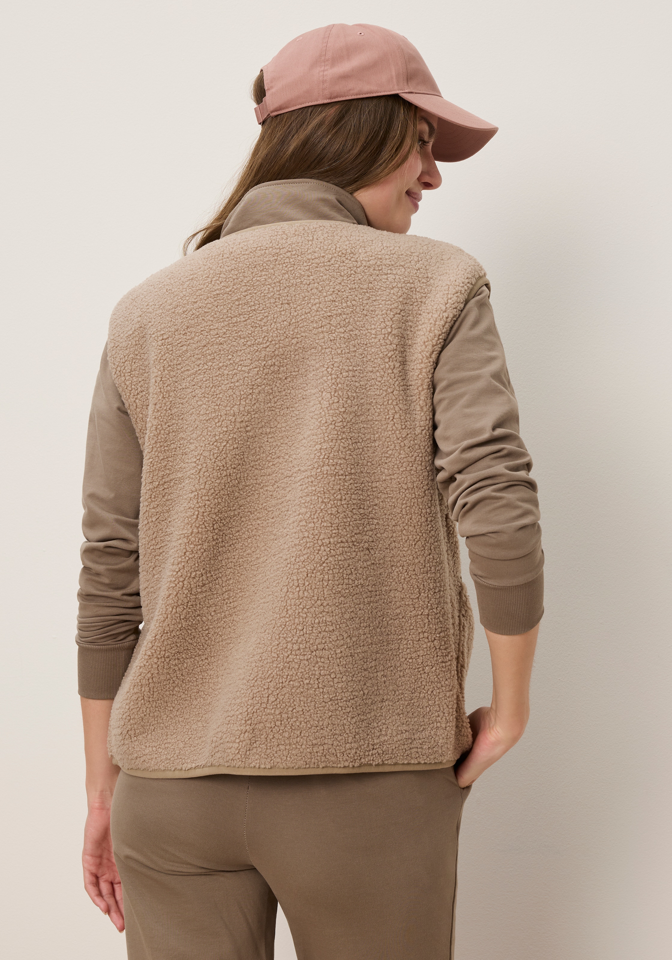 Tamaris Kurzweste aus Teddy Fleece, mit Druckknöpfen