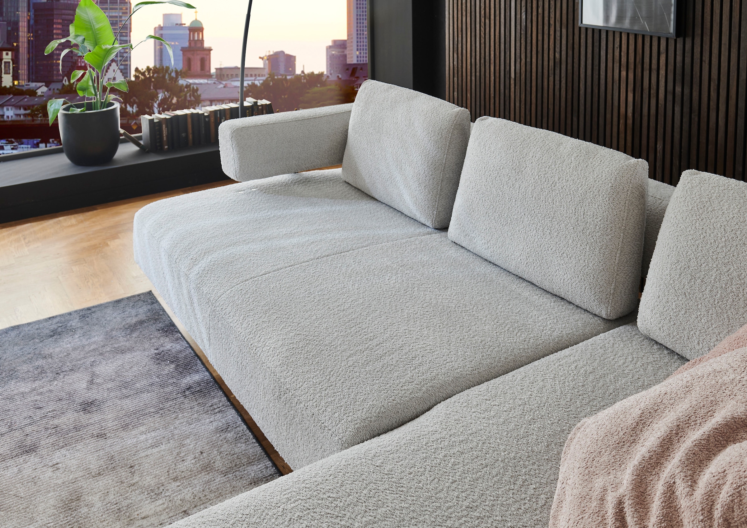 HUKLA Ecksofa »HU-HP18064 L-Form«, (Set), Optional mit motorischer Vorziehbank, stylische Reling