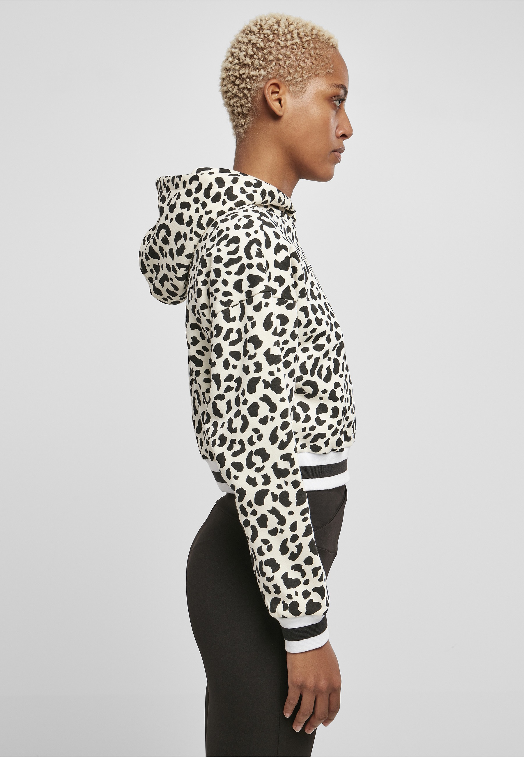 URBAN CLASSICS Rundhalspullover »Urban Classics Damen Ladies Short AOP College Hoody« 1