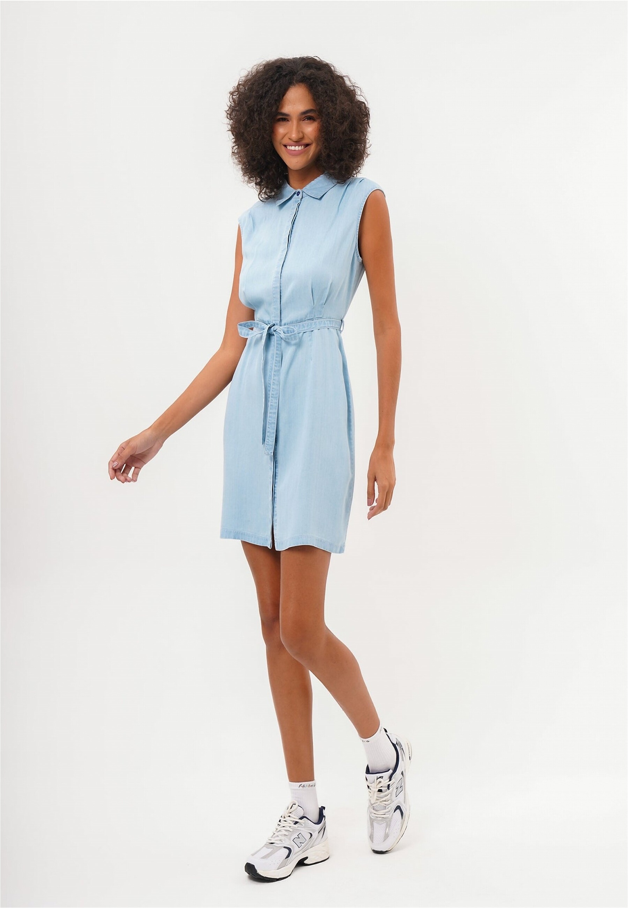 Thumbnail - freshlions Jeanskleid "Leona" 1 Stk. tlg. mit tollem Bindeband