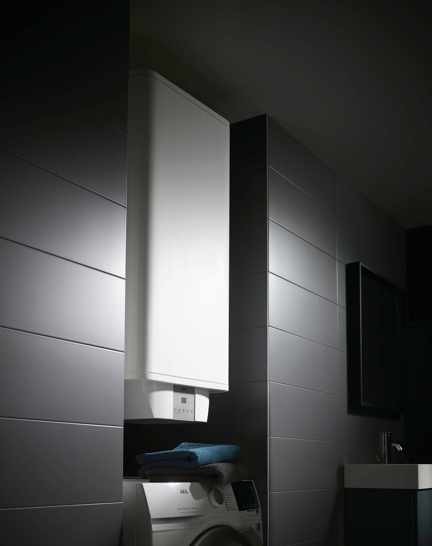 AEG Haustechnik Wandspeicher "DEM 80 Comfort EL, Wandspeicher 80 Liter" energiesparend mit 3 Eco-Funktionen, gradgenaue Temperaturwahl