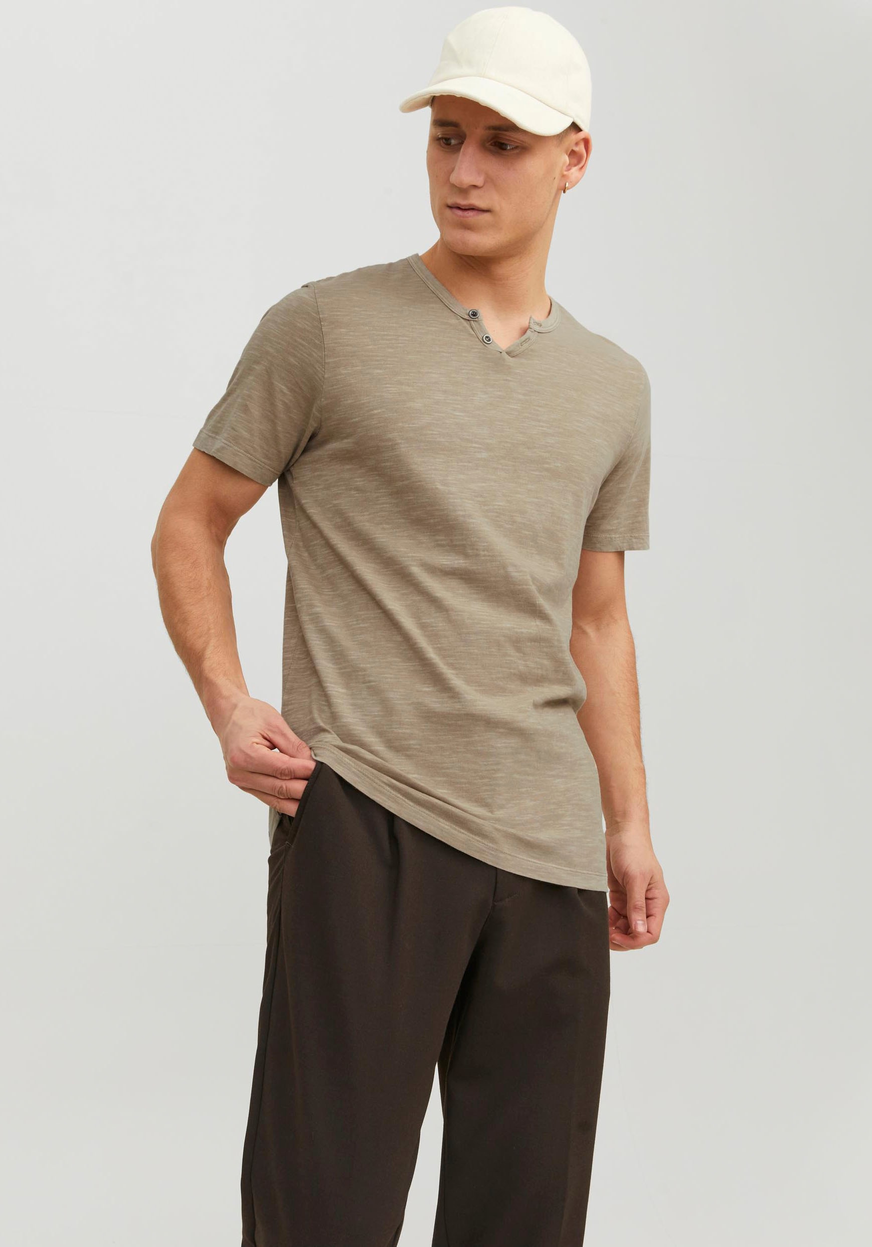Jack & Jones T-Shirt "SPLIT NECK TEE" mit V-Ausschnitt