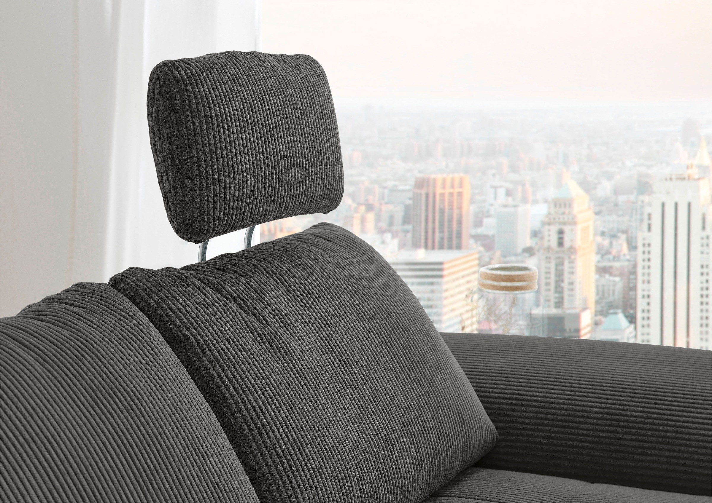 Die PlanBar Ecksofa »MP-IN14007 L-Form«, wahlweise mit Bettfunktion und verstellbaren Kopfstützen, in Cord