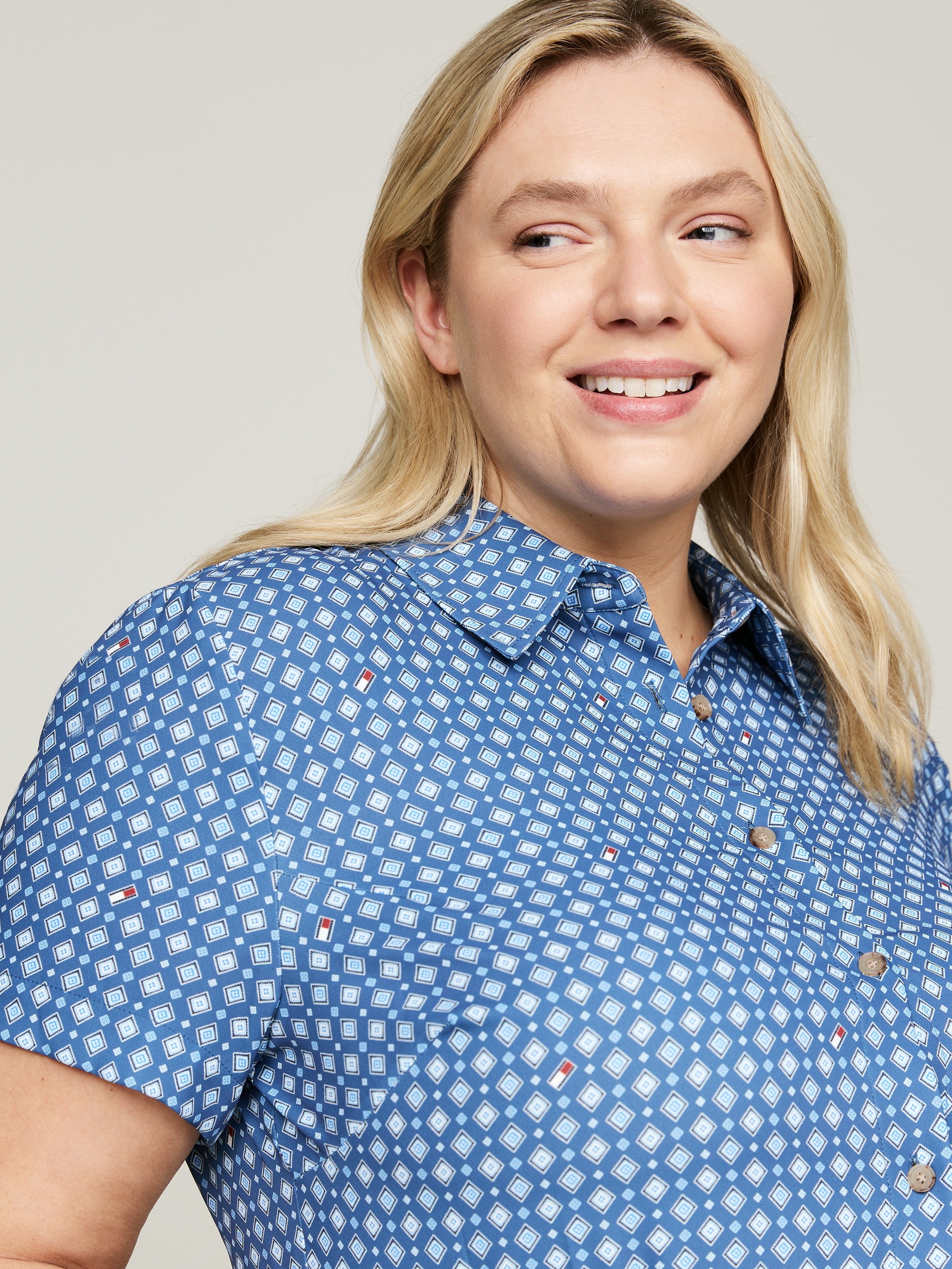 Tommy Hilfiger Curve Hemdblusenkleid »CRV FOULARD PLEATED SHIRTDRESS« Große Größen