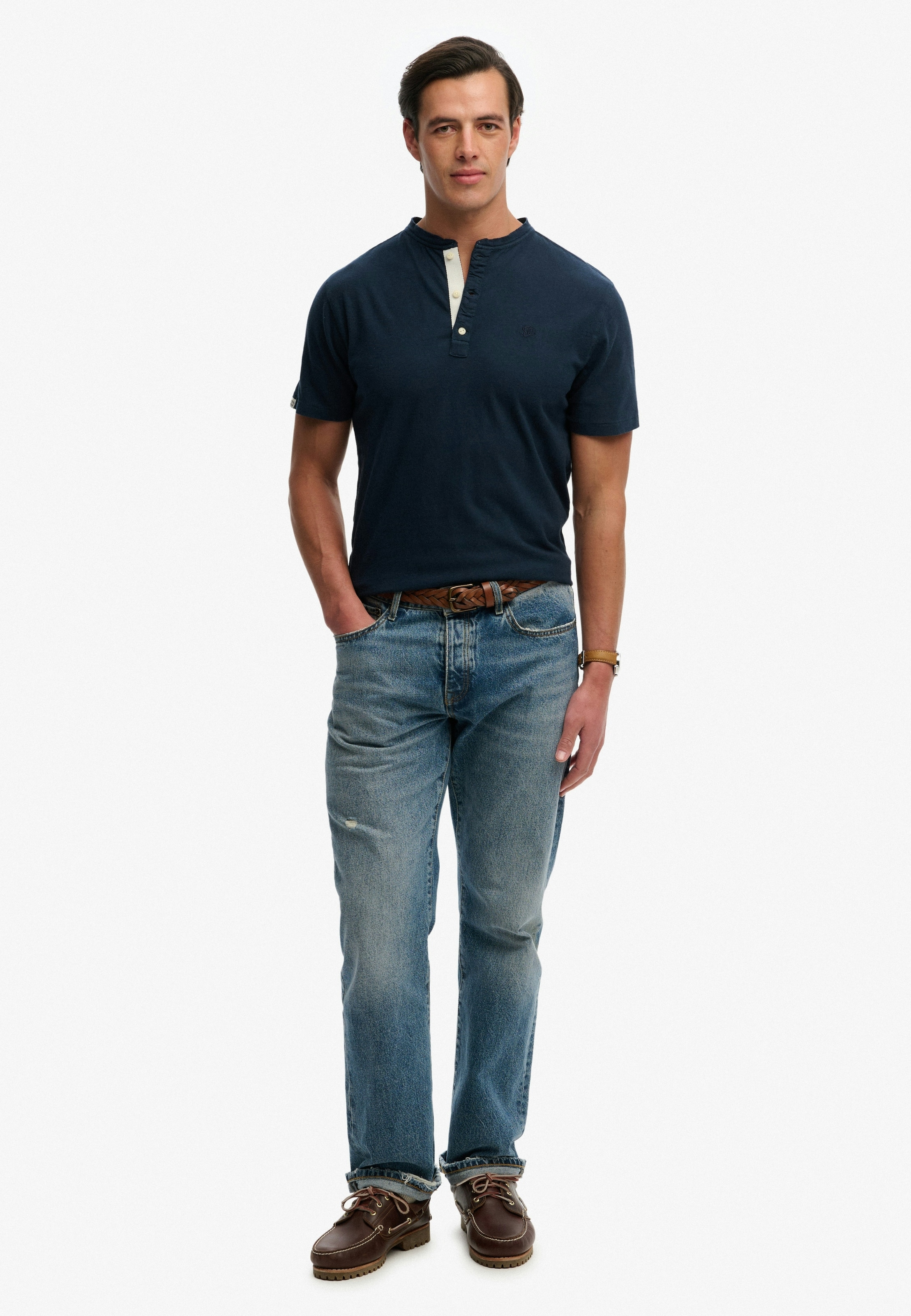 Superdry T-Shirt »CLASSIC COTTON LIN SS GRANDAD« mit Markenlabel, aus Baumwolle und Leinen, in Single Jersey, Kurzarm