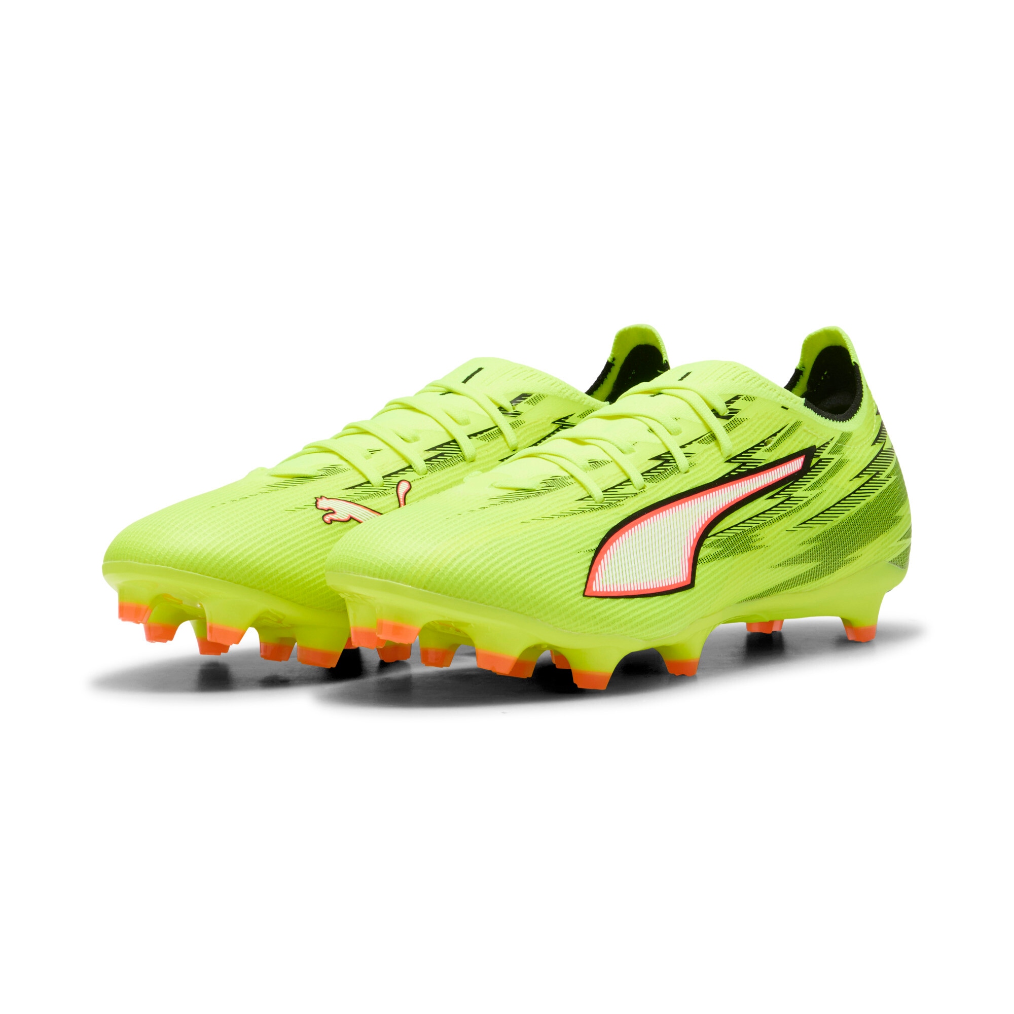 PUMA "ULTRA 6 MATCH FGAG" für Rasen- und Kunstrasenplätze, mit Schnürung, mit FastTrax Stollen