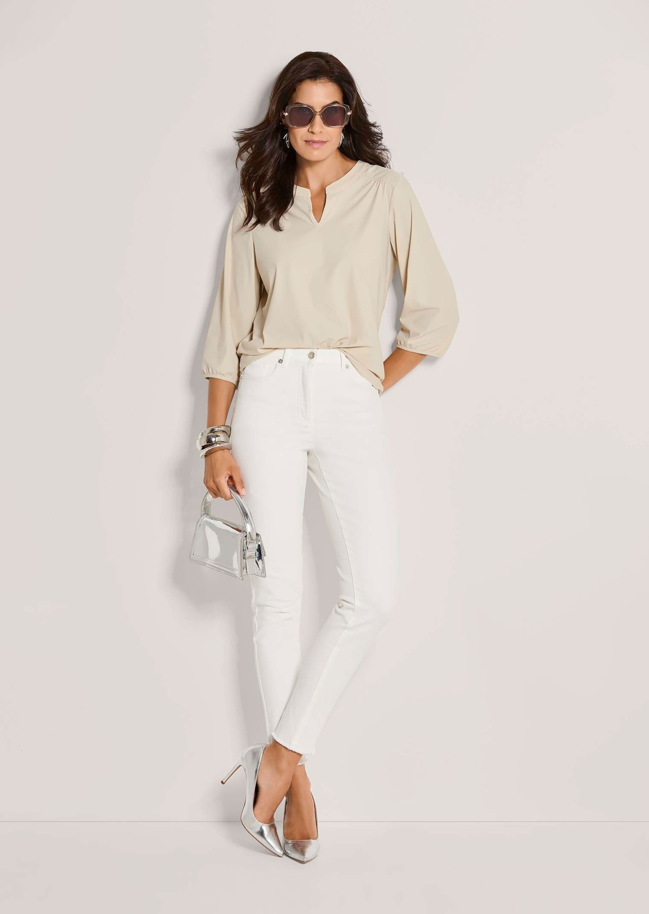 MADELEINE Kurzarmbluse »Jerseybluse Elegante Schlupfbluse mit V-Ausschnitt«