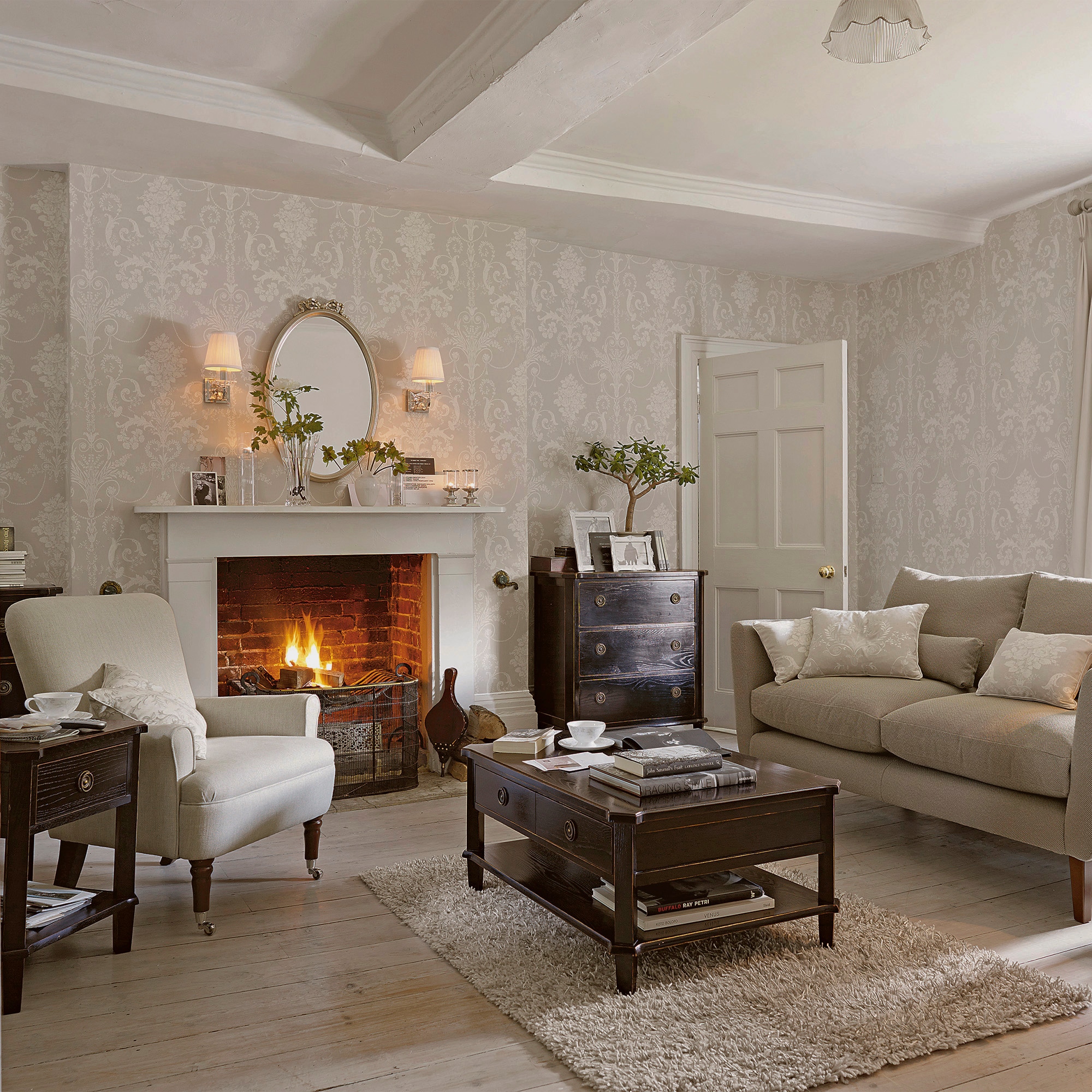 LAURA ASHLEY Vliestapete »Josette« gemustert FSC® zertifiziert, mit lebhaftem Druck, 10 Meter Länge