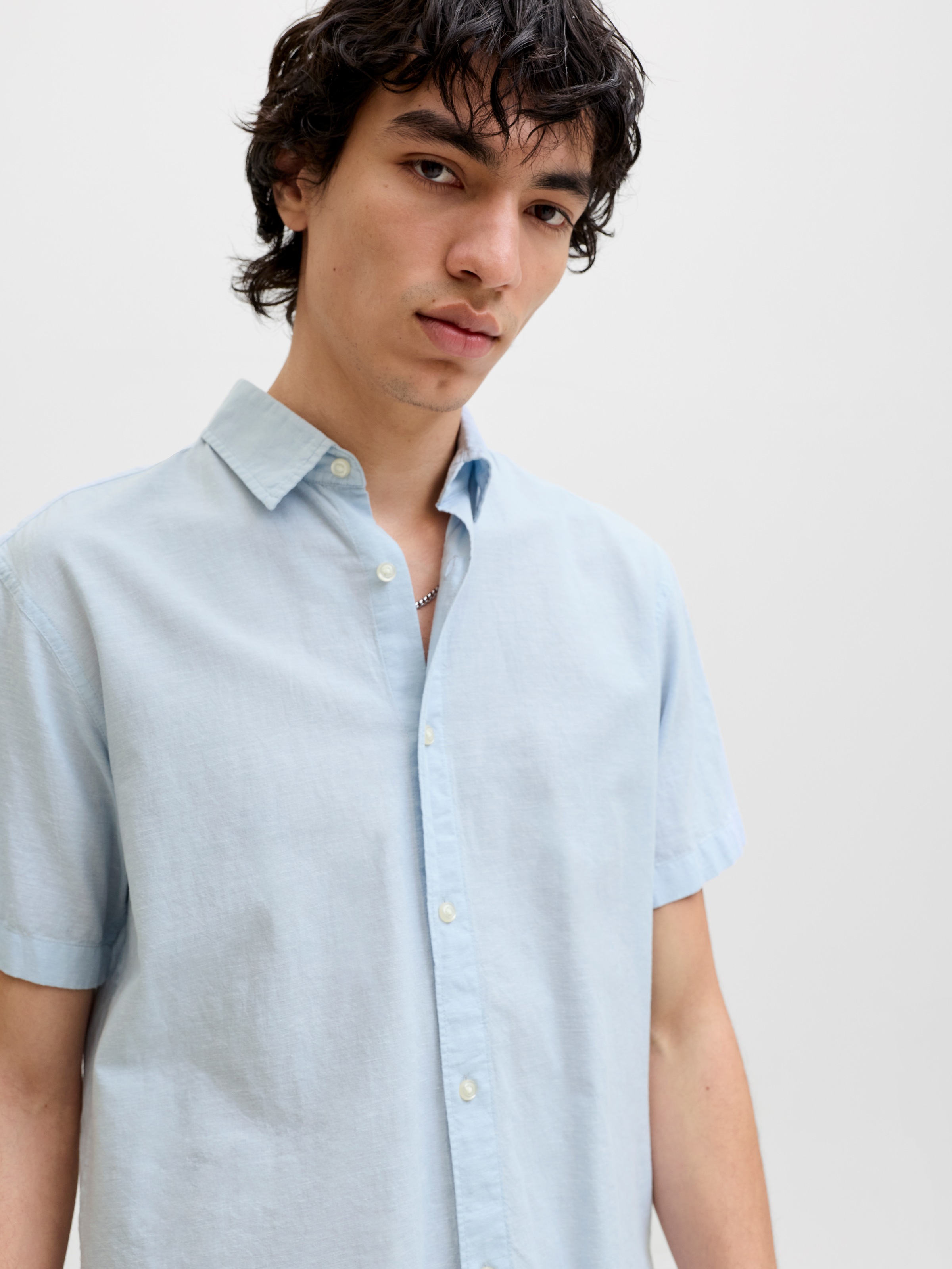 Jack & Jones Kurzarmhemd "JJEBREEZE LINEN BLEND SHIRT S/S SN" mit Leinen günstig online kaufen
