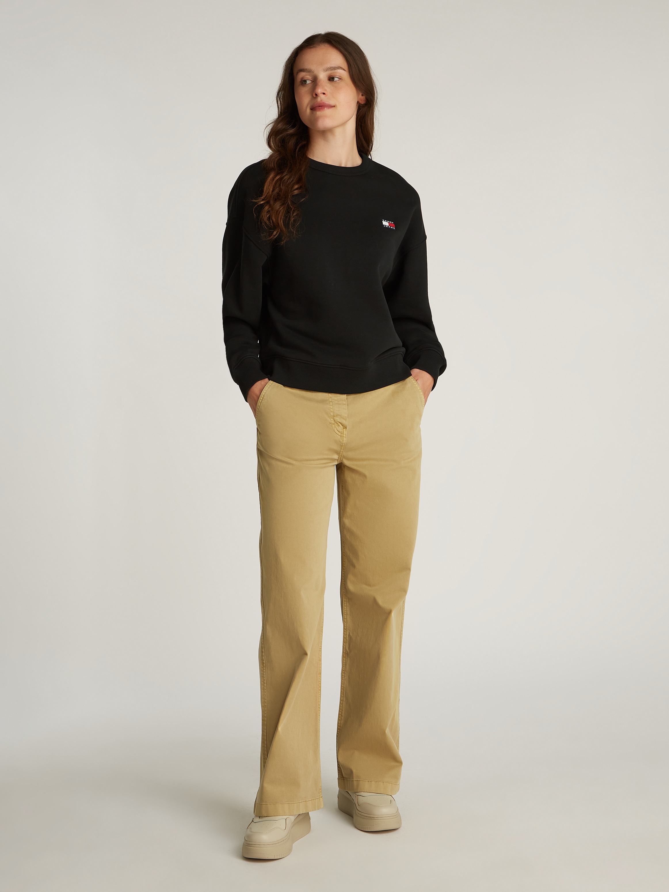 Tommy Jeans Sweatshirt »TJW BXY BADGE CREW«, mit Logo-Badge