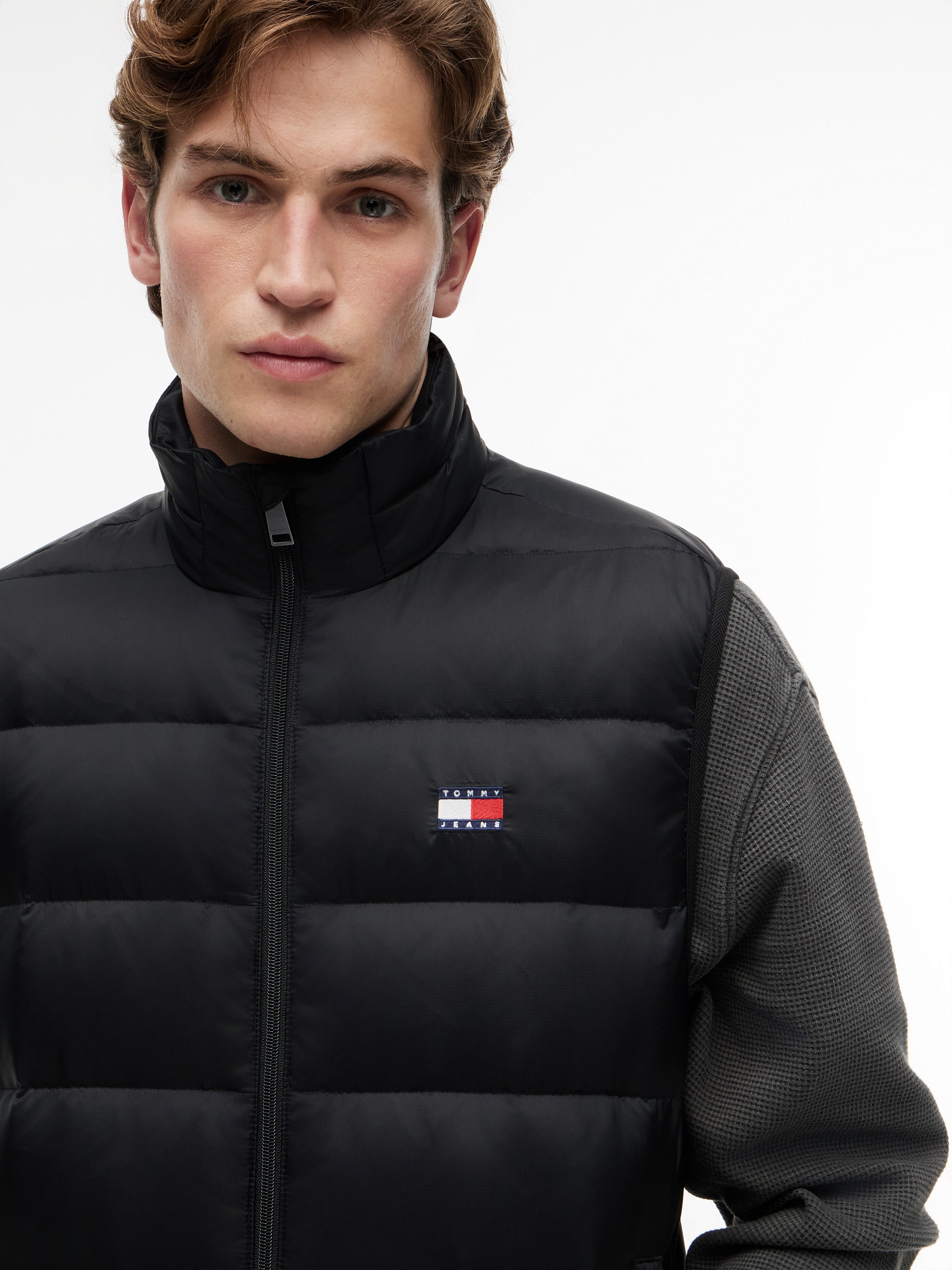 Tommy Jeans Daunenweste »TJM LIGHT DOWN PACKABLE VEST« Regular fit mit Stehkragen
