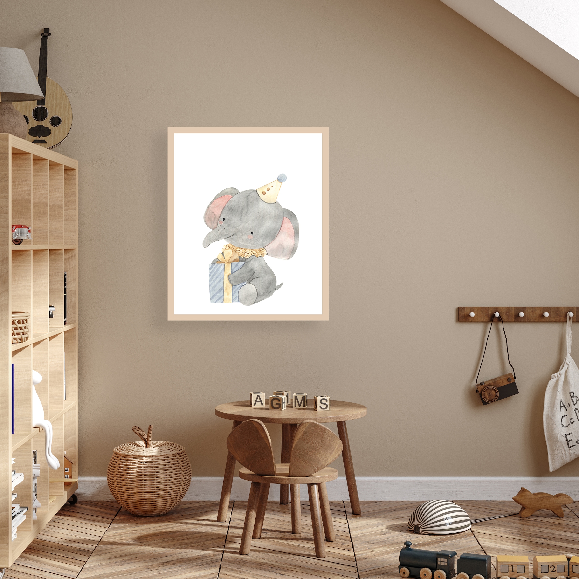 Lüttenhütt Bild mit Rahmen "oder Poster, Elefant mit Geschenk und Partyhut" Elefant Elefanten Bilder Elephant Fantasy Tiere 1 Stk. tlg. HD Premium Druck