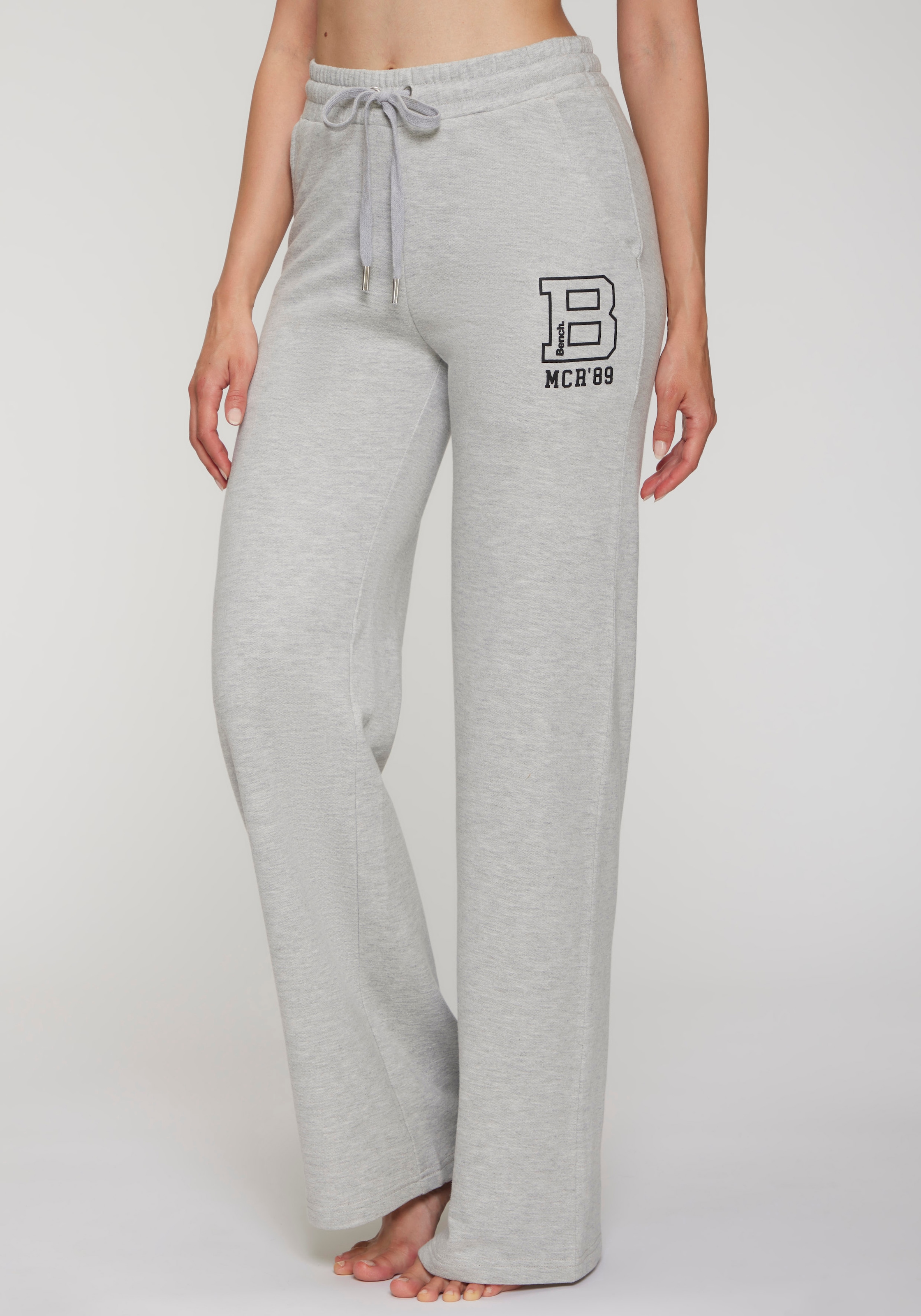 Bench. Loungewear Jogginghose, extra weit, innen leicht angeraut günstig online kaufen