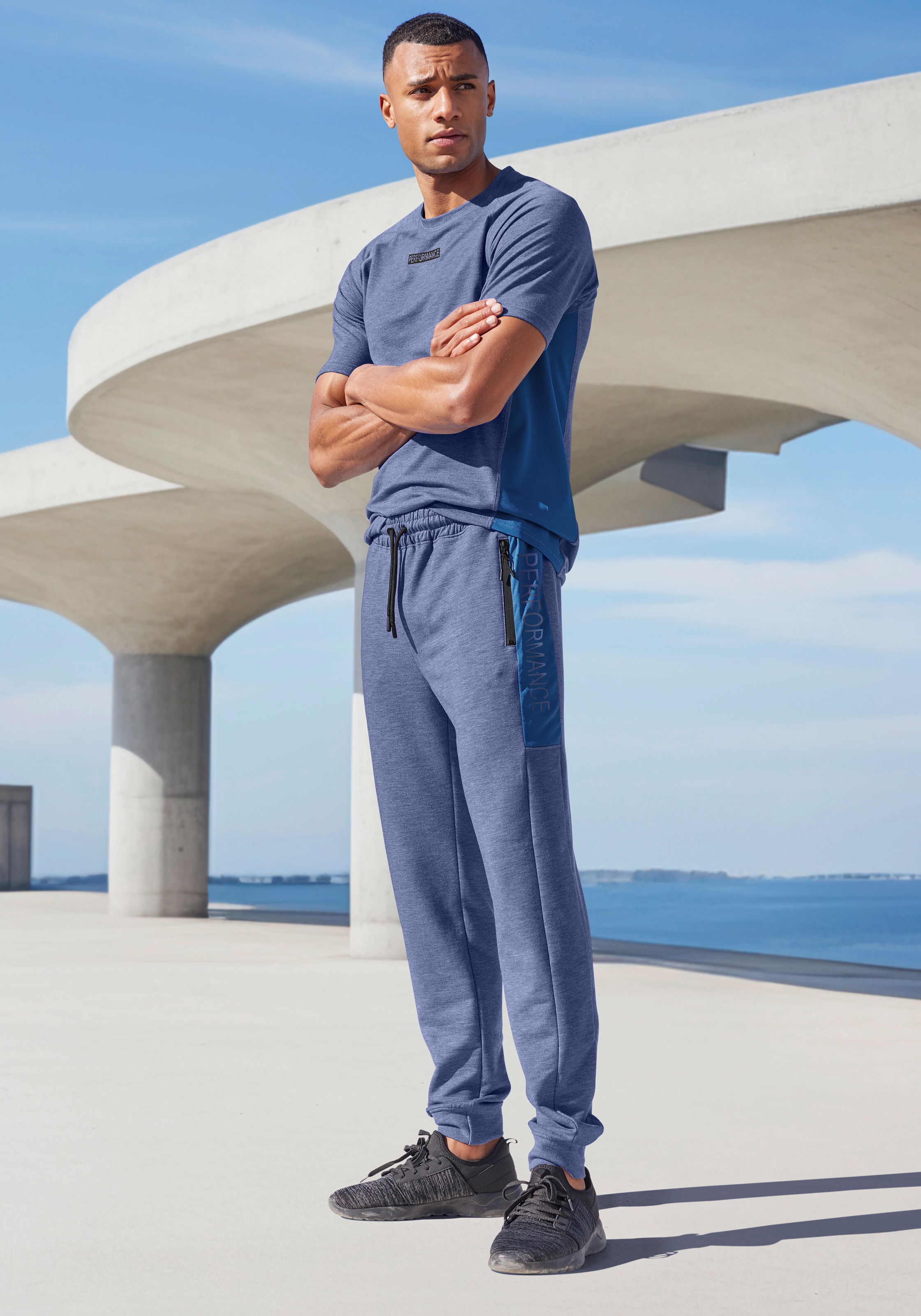 AUTHENTIC LE JOGGER T-Shirt, mit seitlichen Mesh