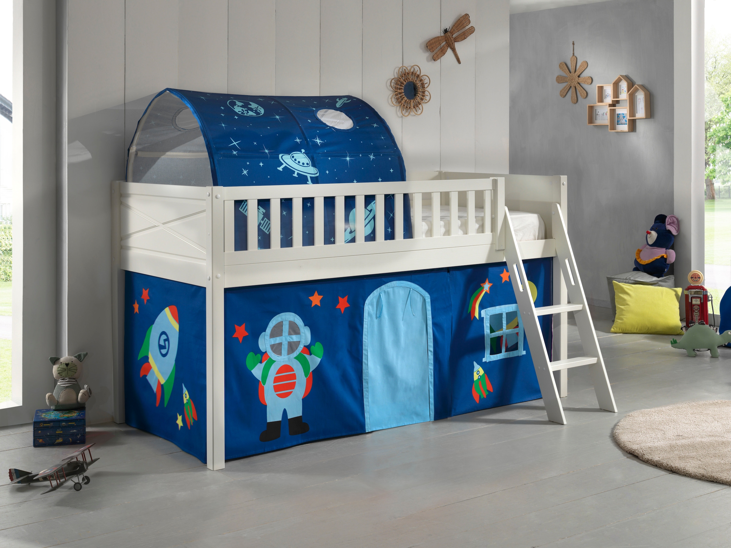 Vipack Hochbett »Scott«, (Made in Europe), mit schräger Leiter, LF 90x200 cm, Vorhang, Tunnel, 4 Designs
