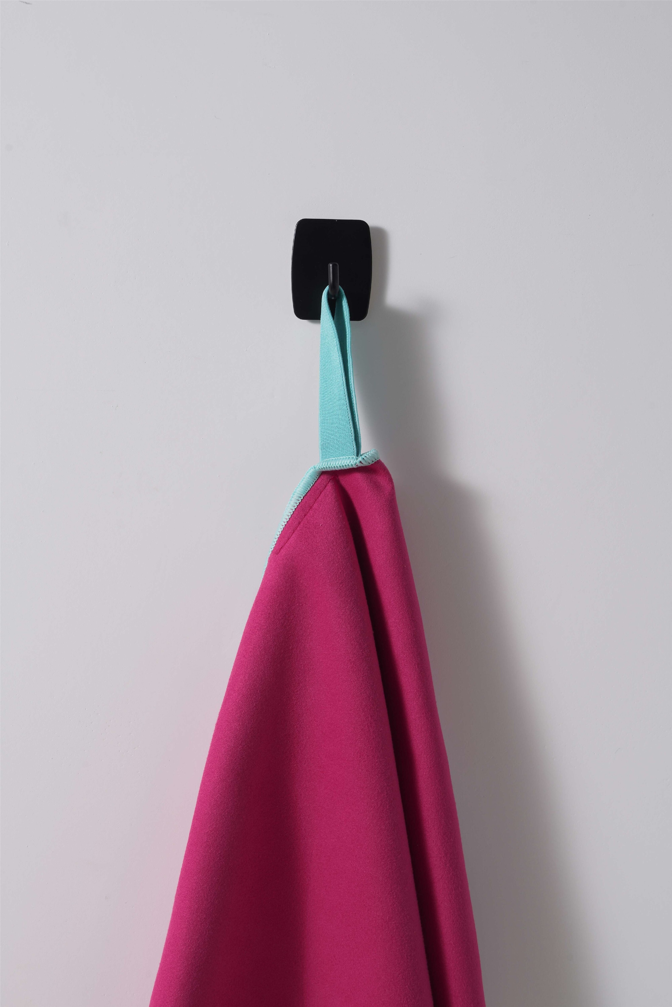 OTTO home Handtücher »Leoa, diverse Größen, Sporthandtuch, Reisehandtuch, Strandtuch« sehr leicht, kompakt, schnelltrocknend, Mikrofaser mit Kontrastnaht