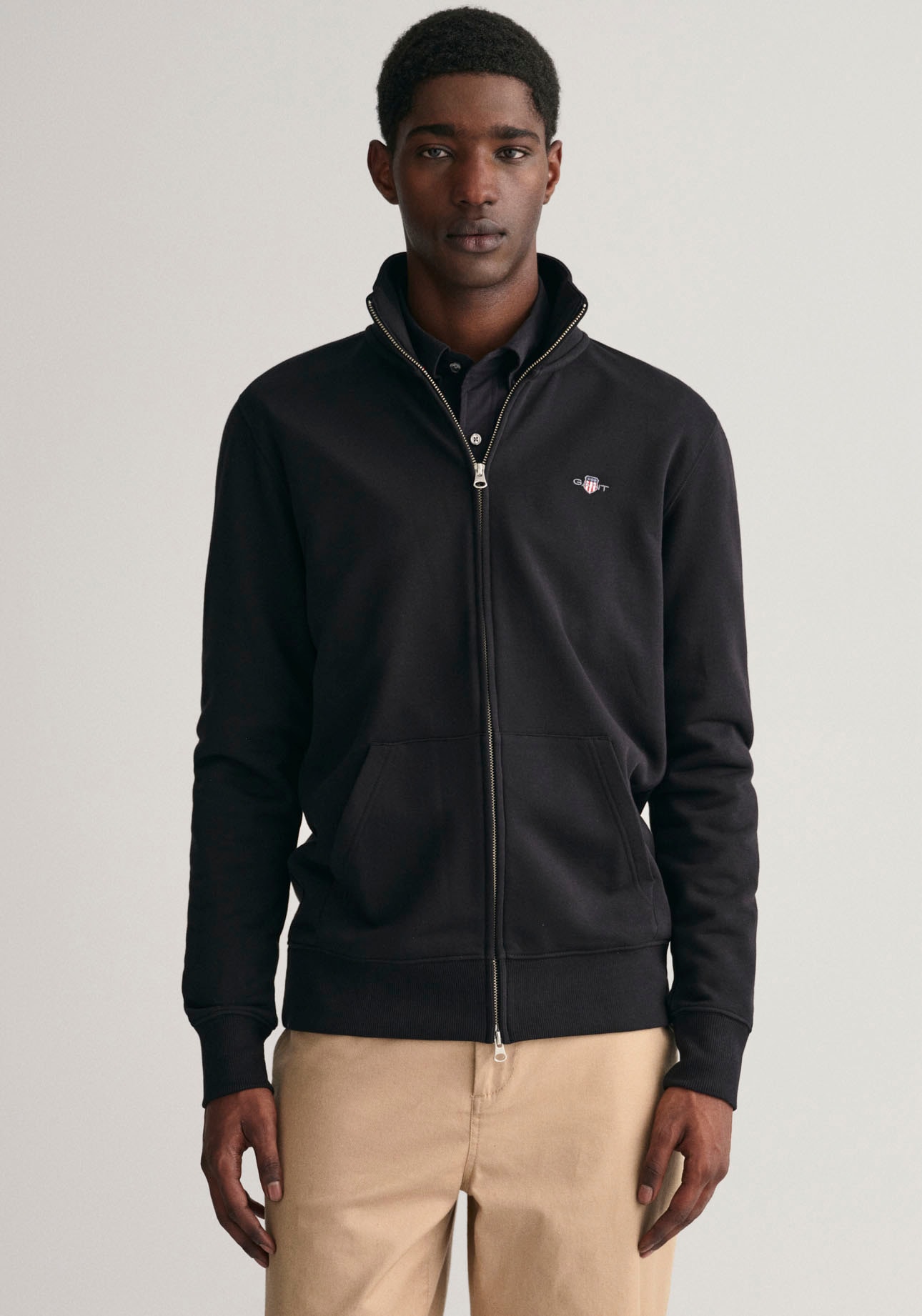 Gant Sweatjacke »REG SHIELD FULL ZIP SWEAT«, mit Logostickerei auf der Brust