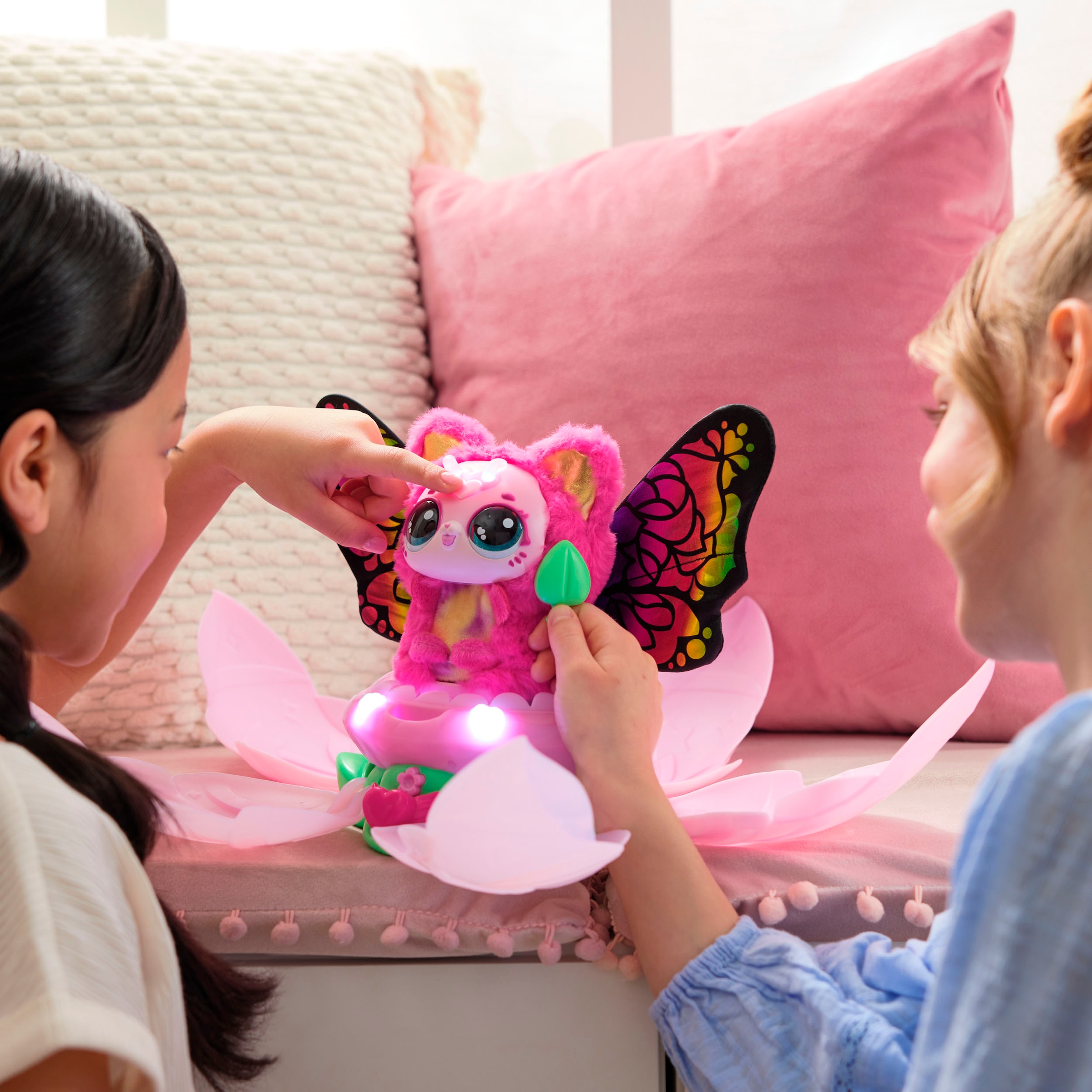 Spin Master Spielfigur »Bloomables von Hatchimals - Kittyfly«, mit Sound