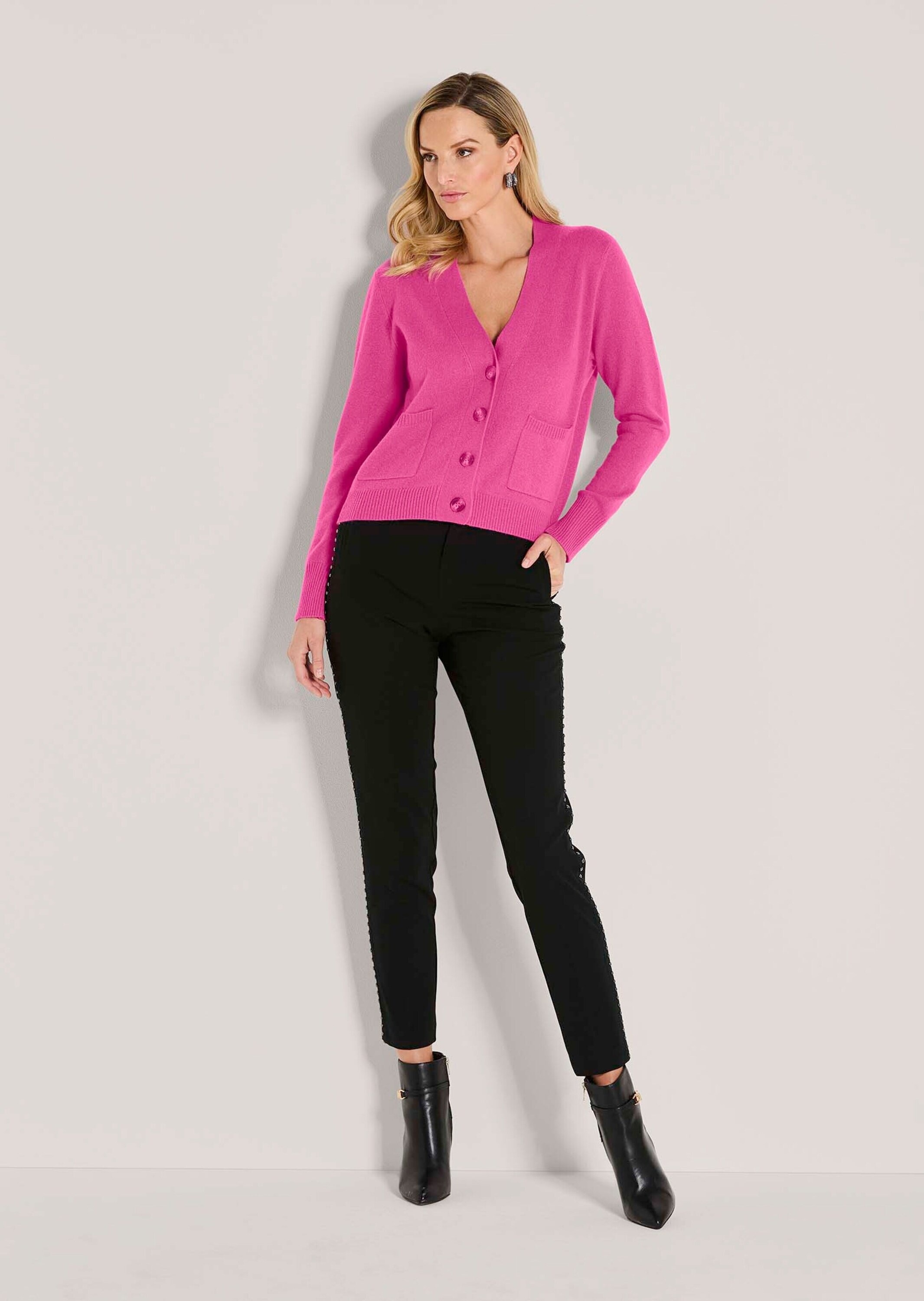 MADELEINE Strickjacke "Cardigan Elegante Kaschmirjacke mit V-Ausschnitt" günstig online kaufen